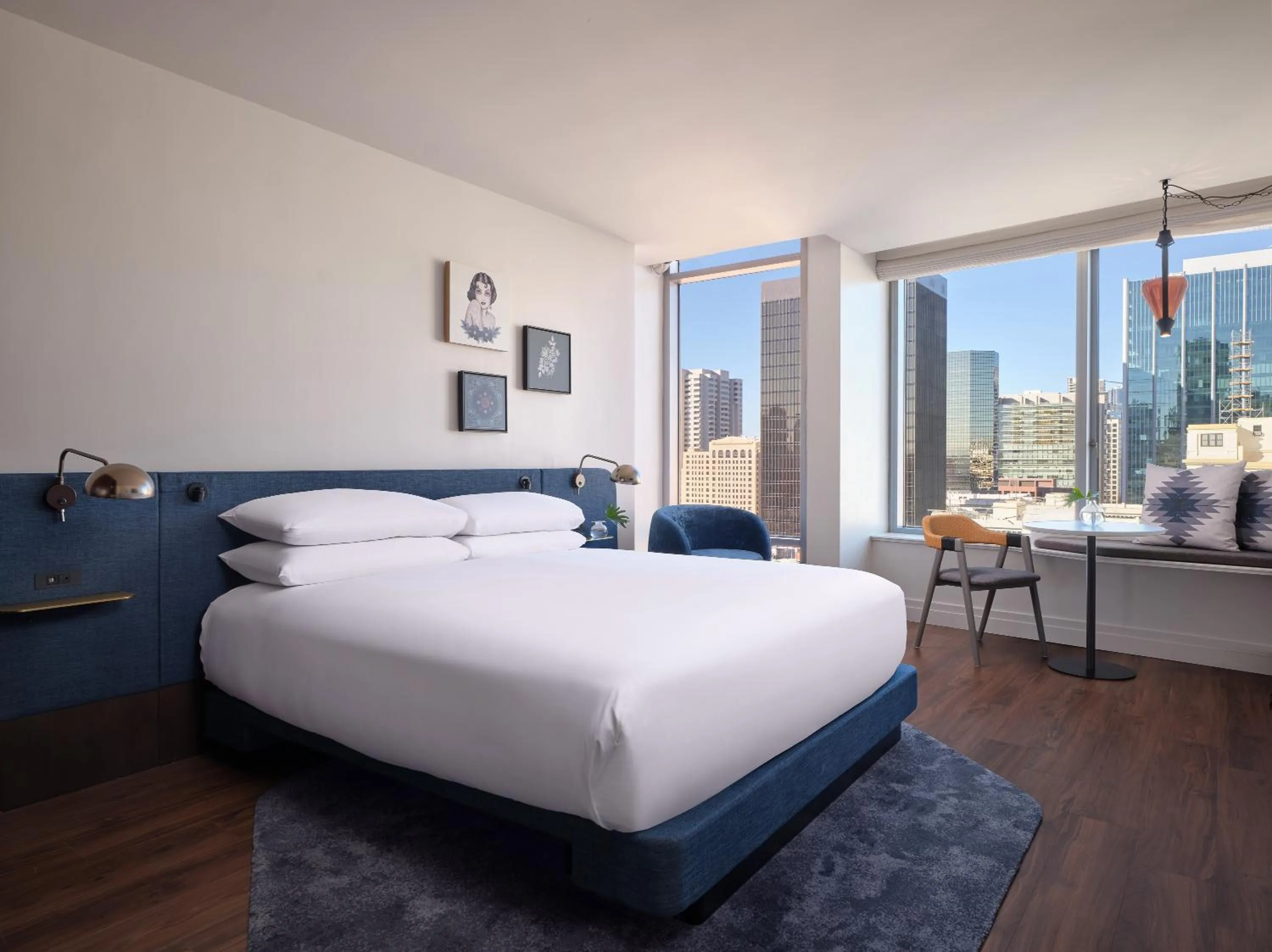 Bed in Alma San Diego Downtown, a Tribute Portfolio Hotel