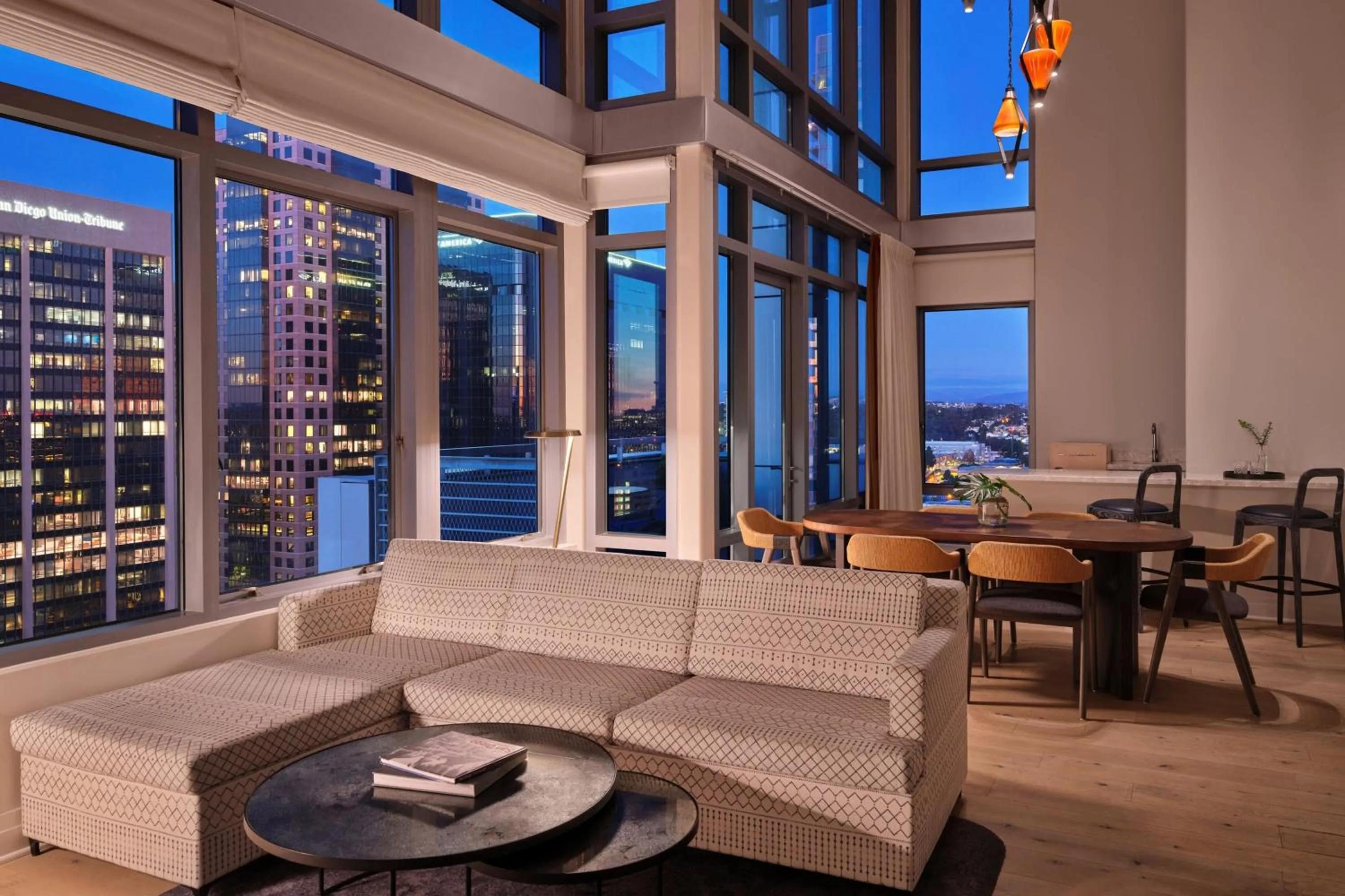 Living room in Alma San Diego Downtown, a Tribute Portfolio Hotel