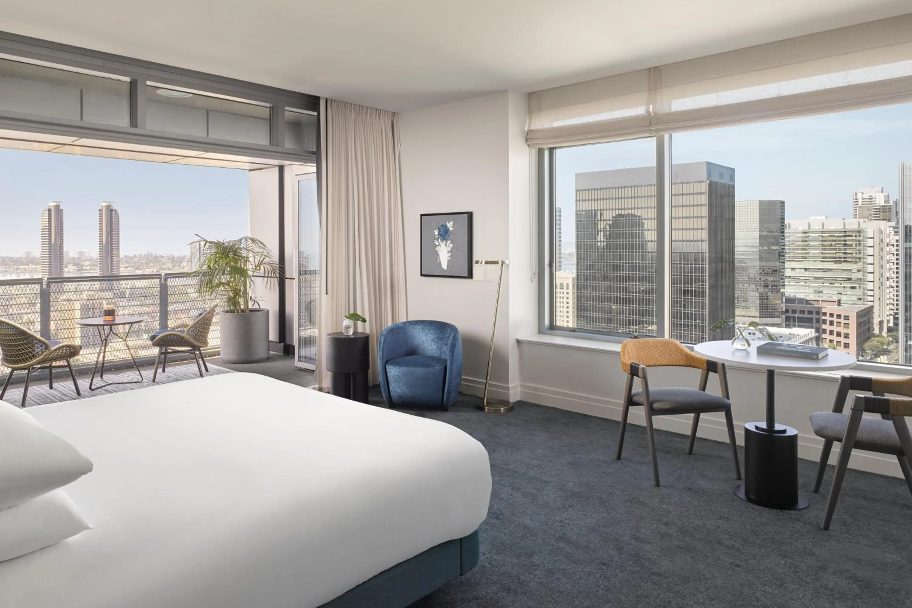 City view, Bed in Alma San Diego Downtown, a Tribute Portfolio Hotel