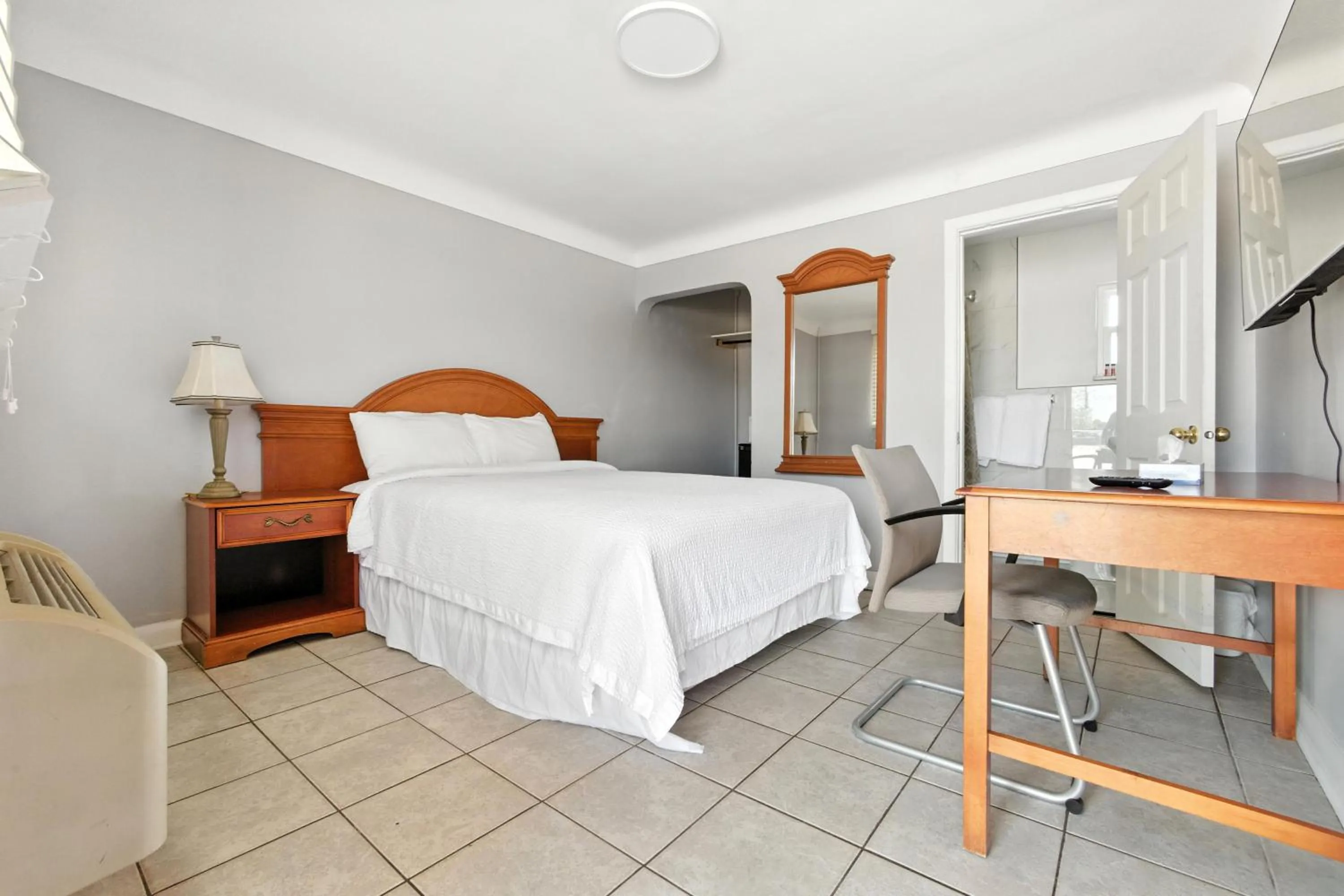 Bed in iCheck Inn Motel