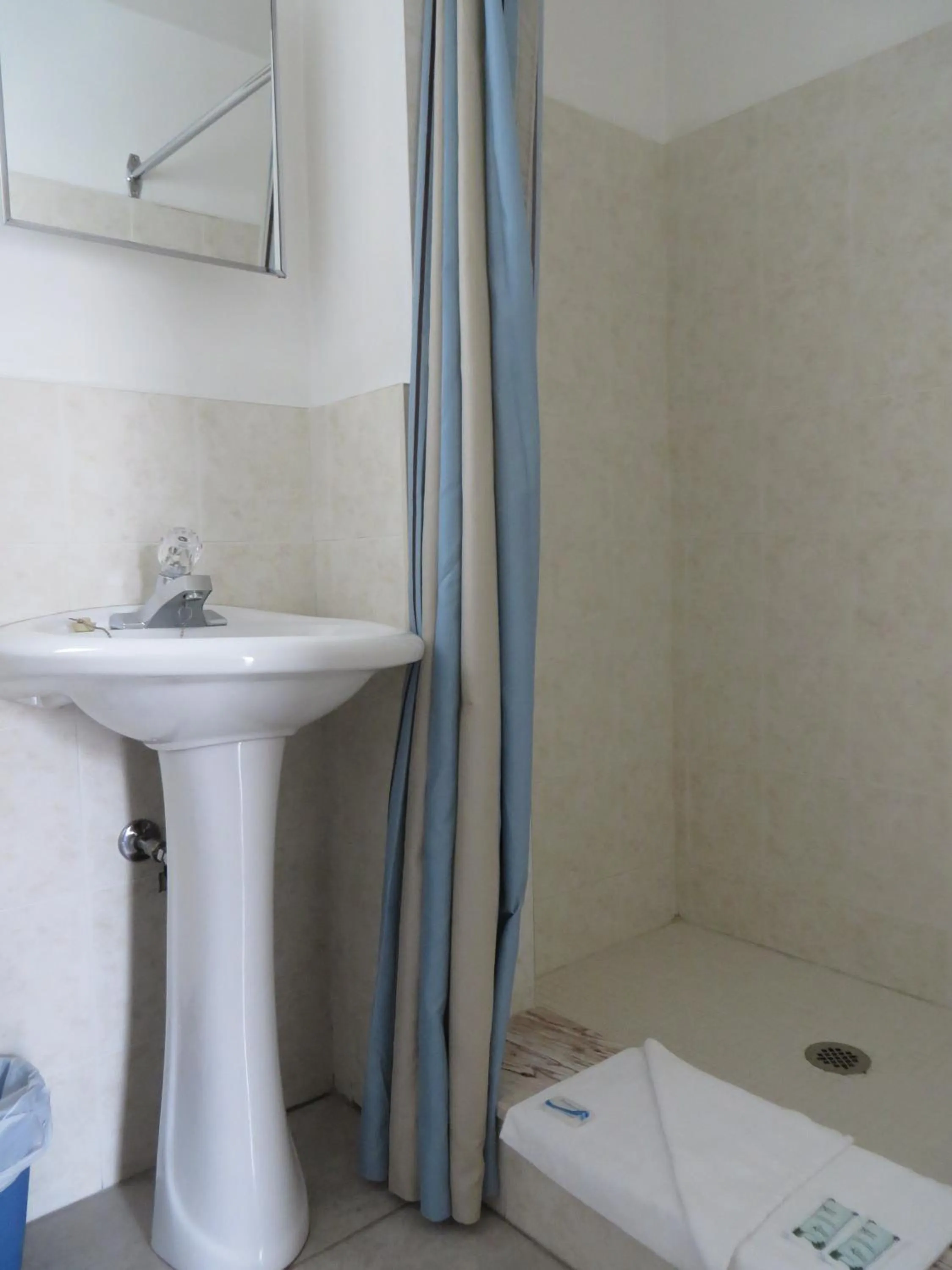 Bathroom in iCheck Inn Motel