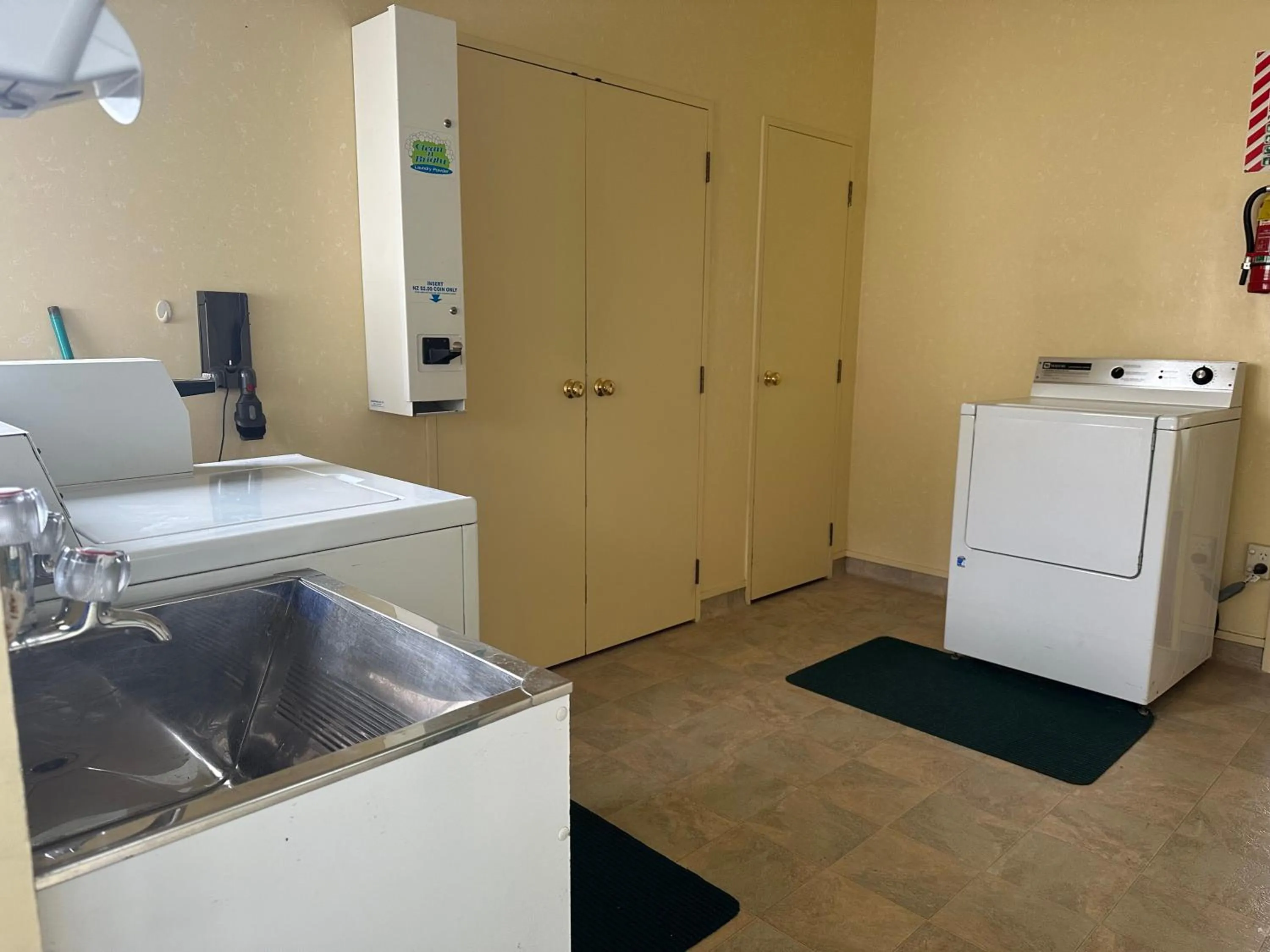 laundry in Otorohanga Kiwi Holiday Park