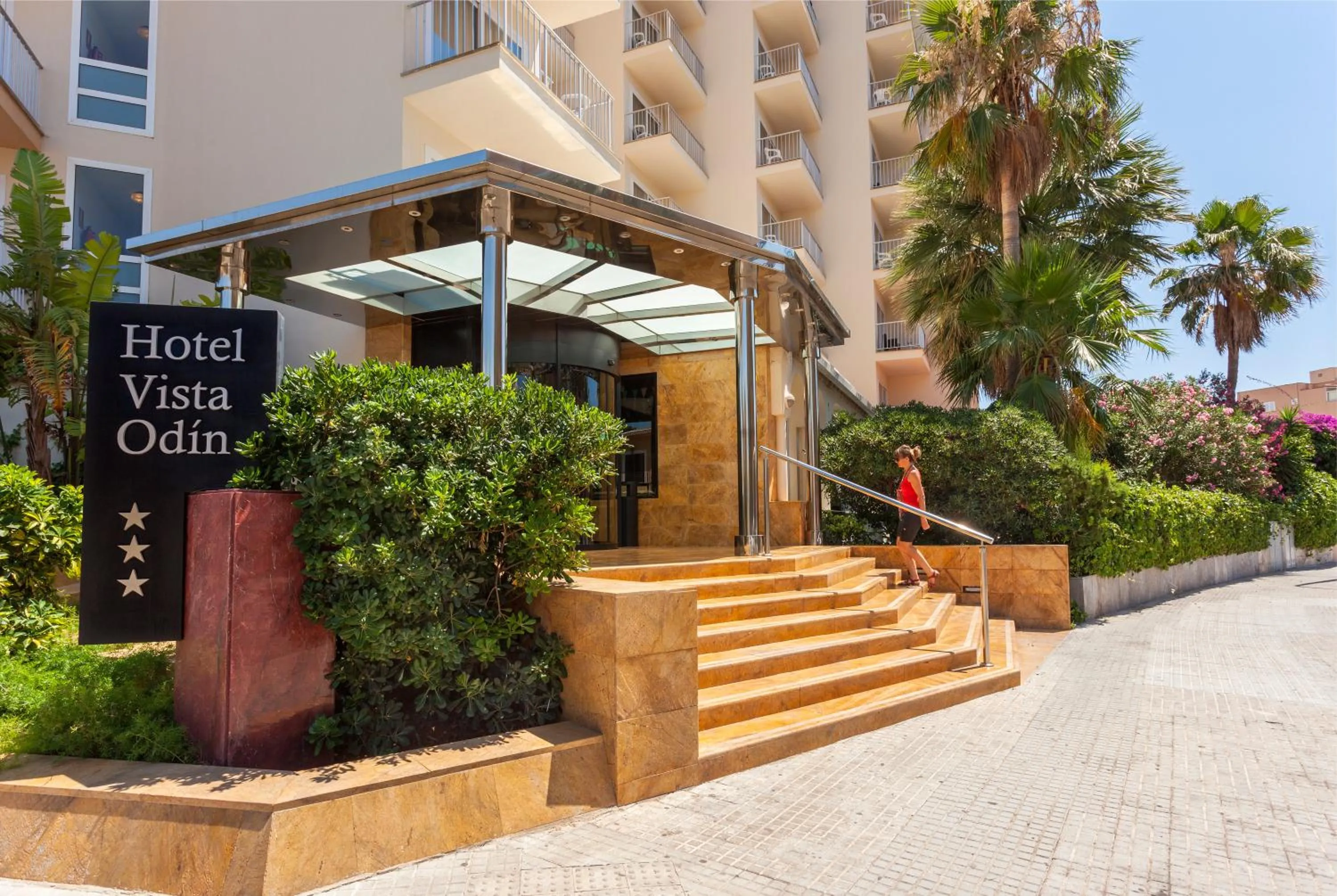 Facade/entrance in Hotel Vista Odin