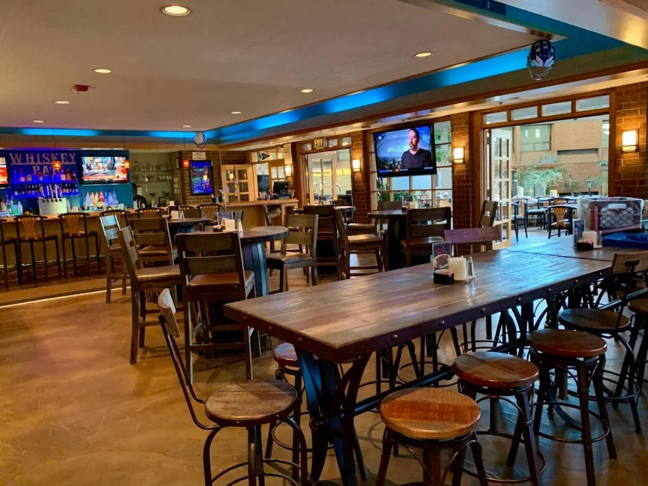 Lounge or bar in The Academy Hotel Colorado Springs