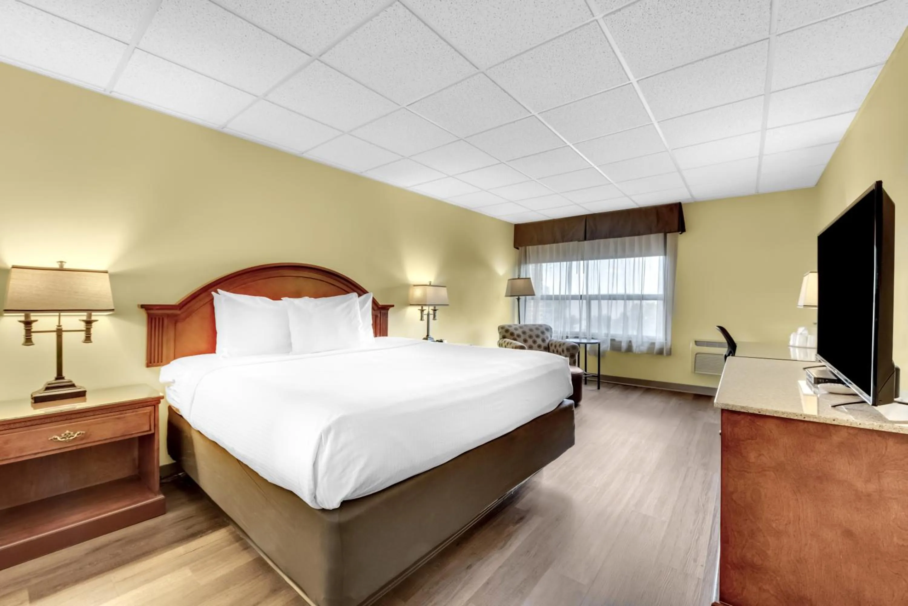 Bedroom, Bed in The Academy Hotel Colorado Springs