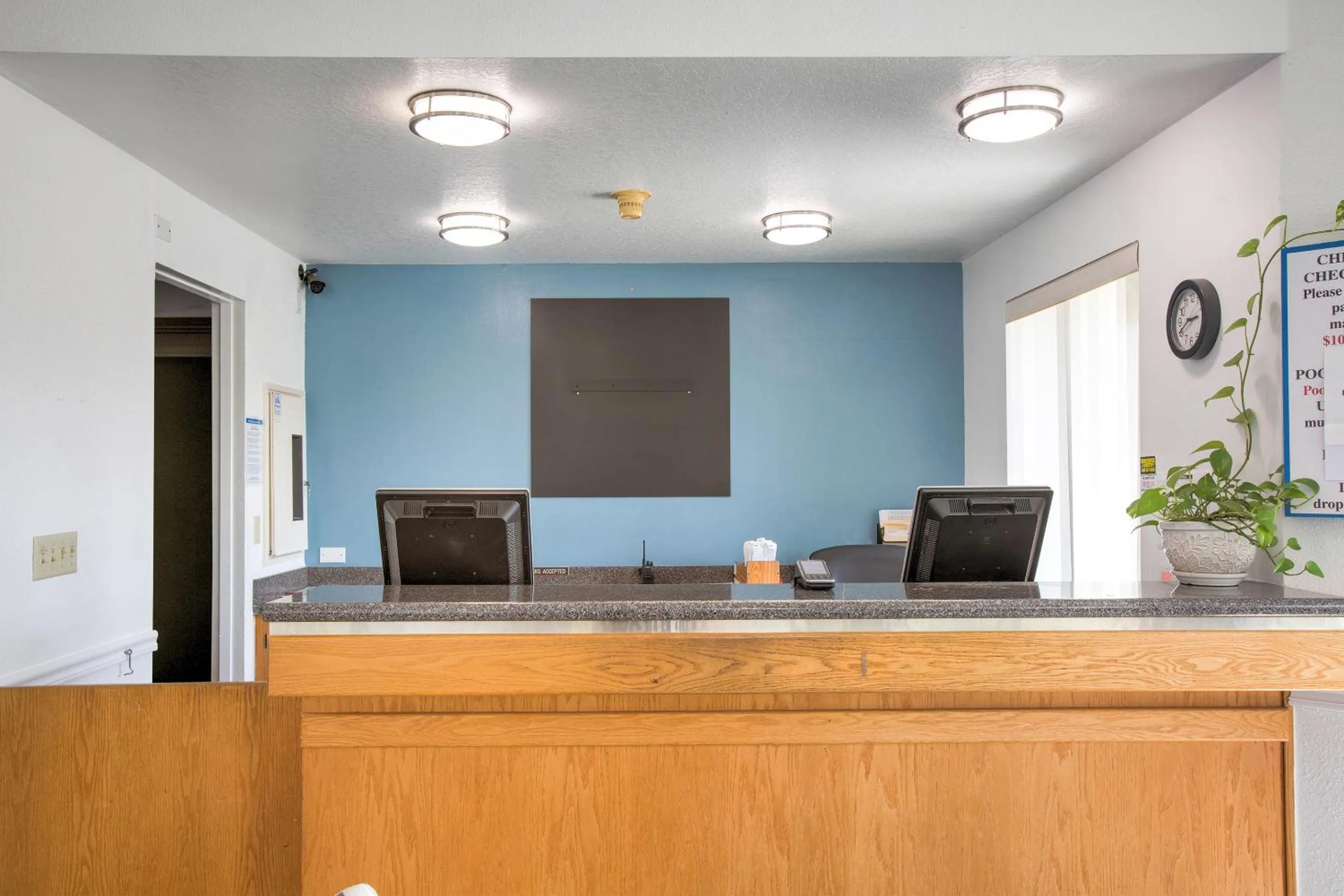 Lobby or reception in OYO Woodland Hotel and Suites