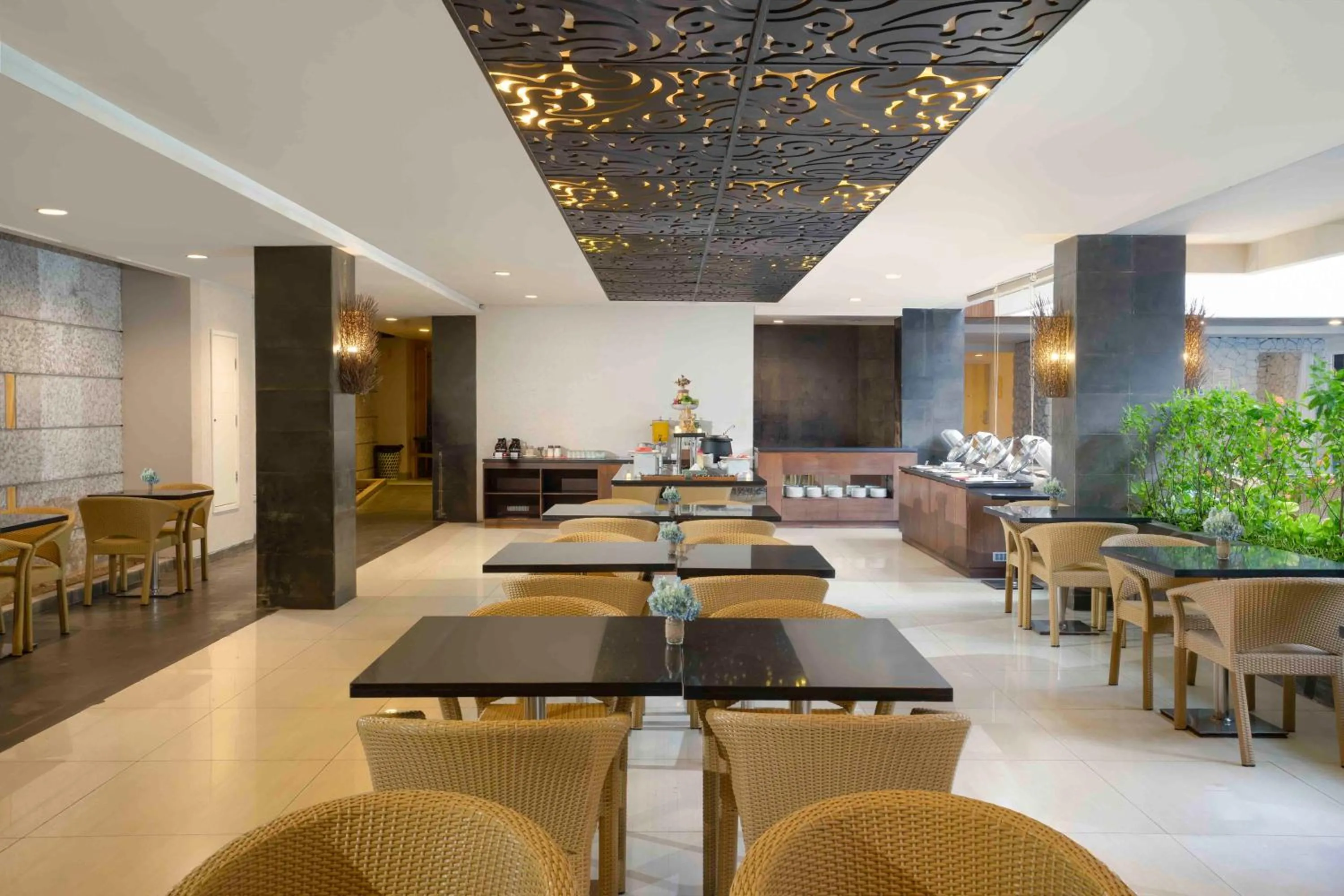 Restaurant/places to eat in Solaris Hotel Kuta