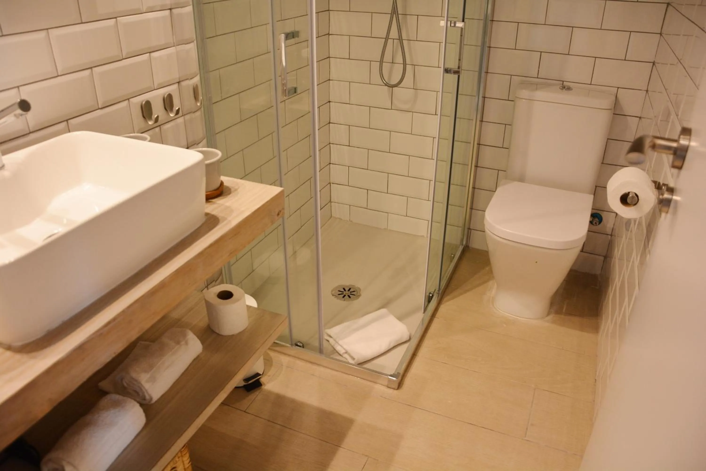 Shower in YOU & CO. Saler Beach Boutique