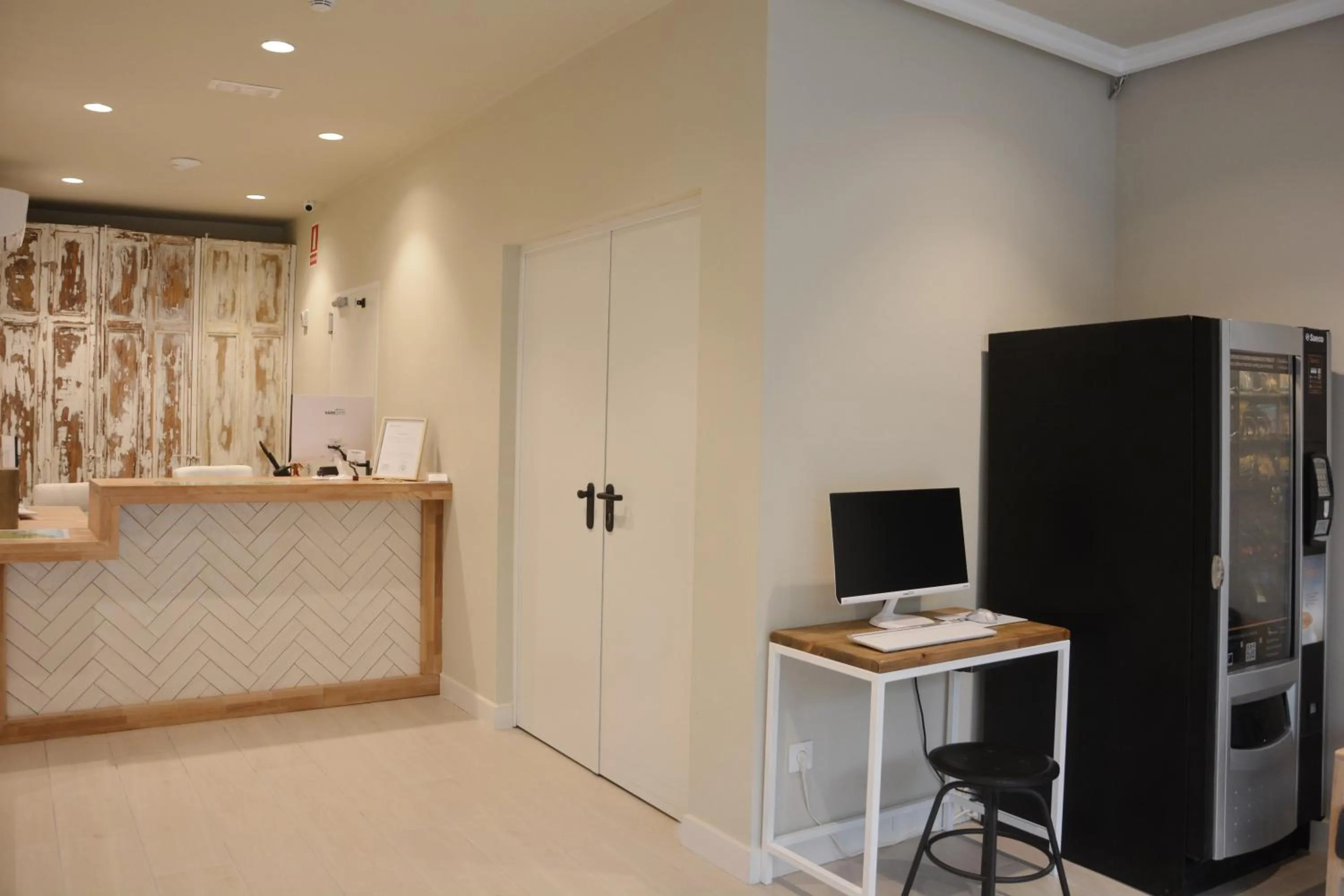 TV and multimedia in YOU & CO. Saler Beach Boutique