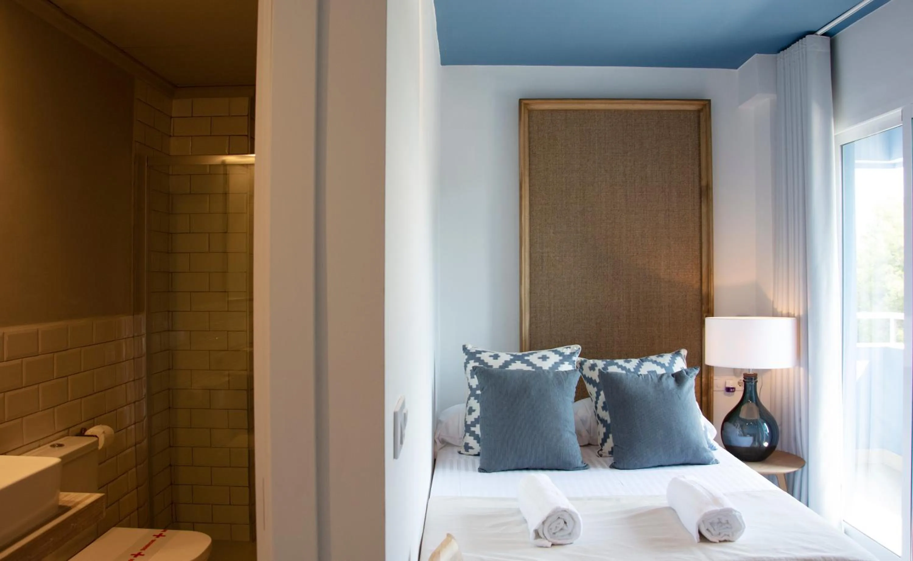 Photo of the whole room, Bed in YOU & CO. Saler Beach Boutique