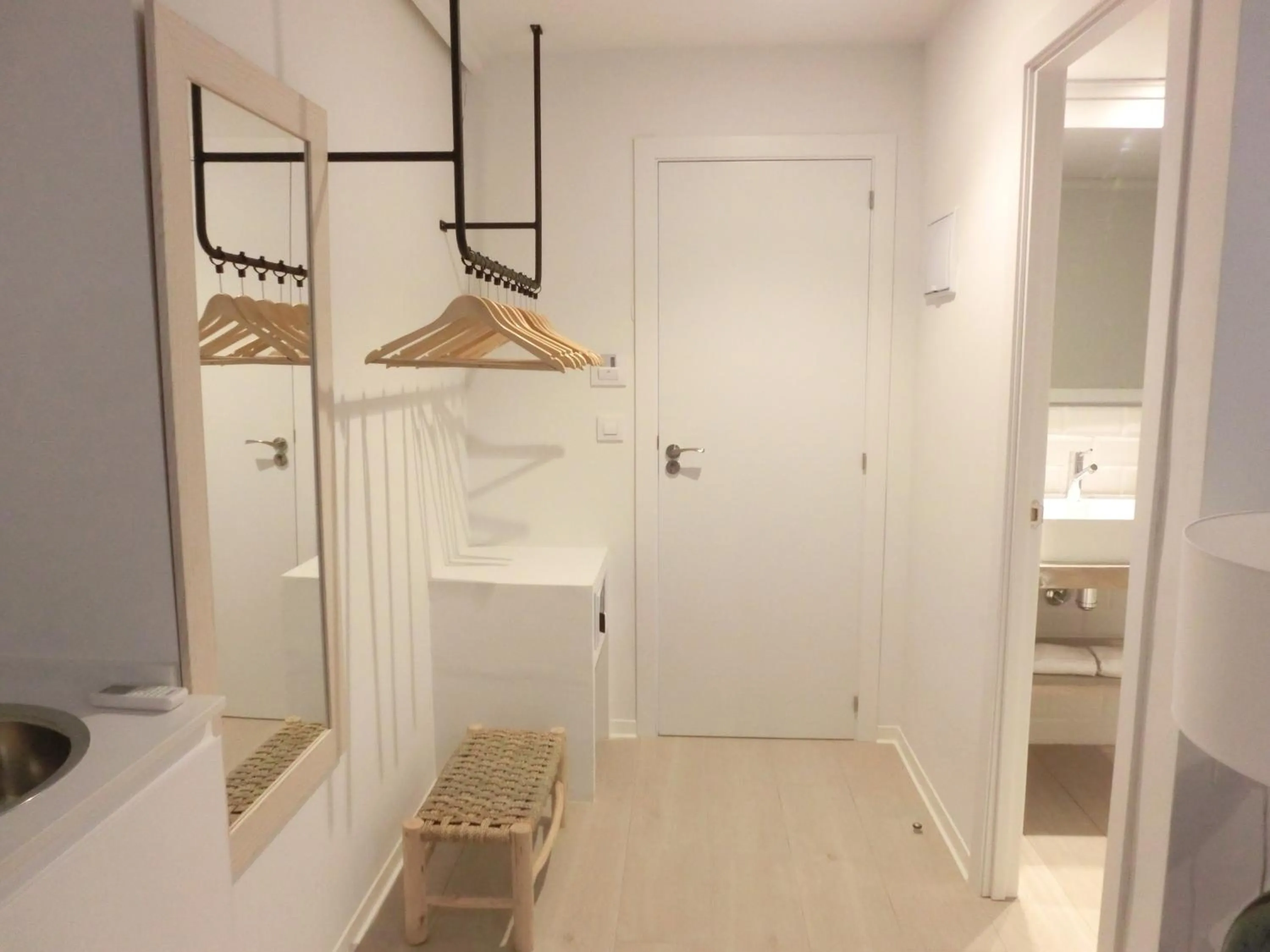 Photo of the whole room in YOU & CO. Saler Beach Boutique