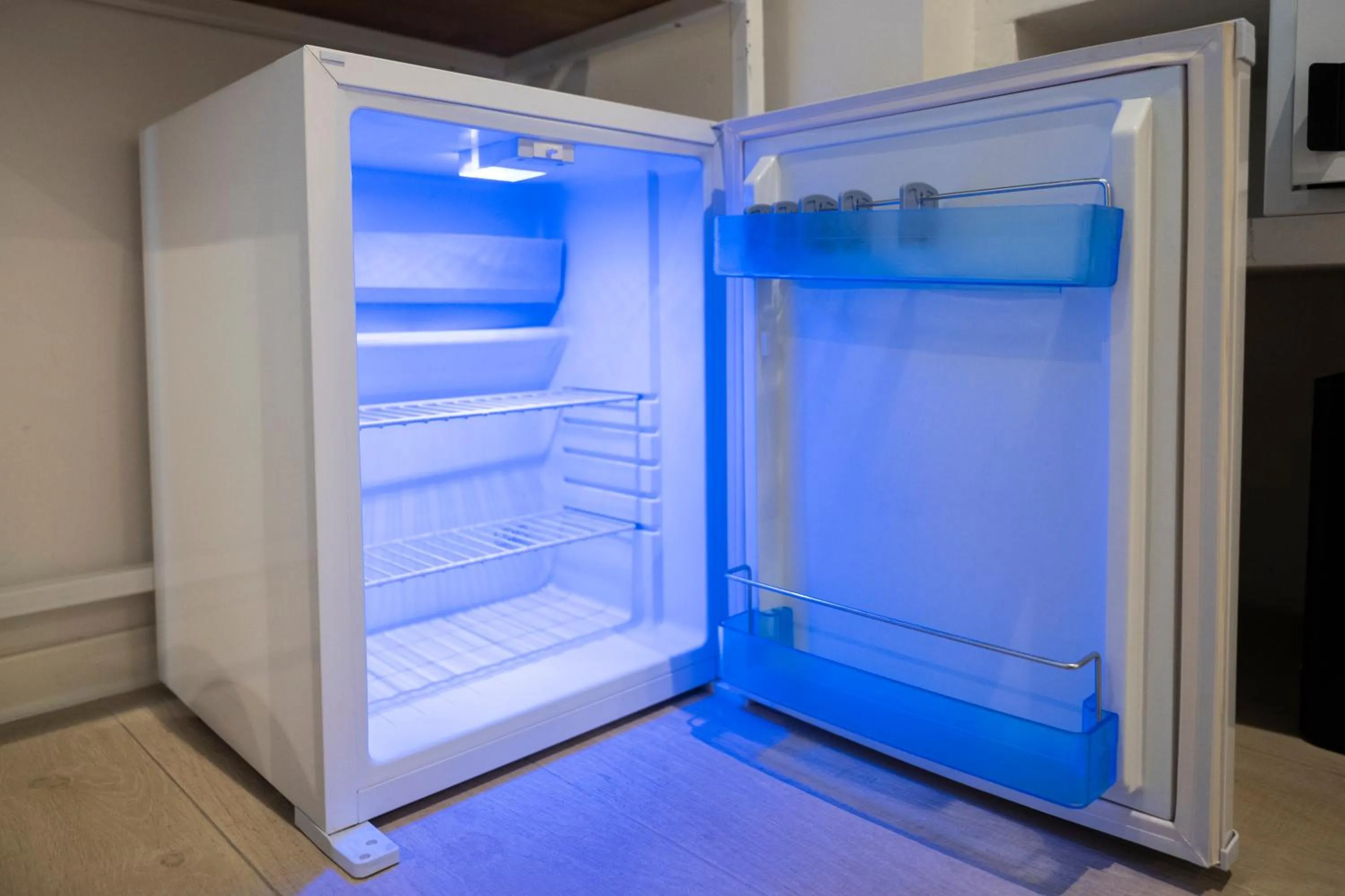 oven in YOU & CO. Saler Beach Boutique