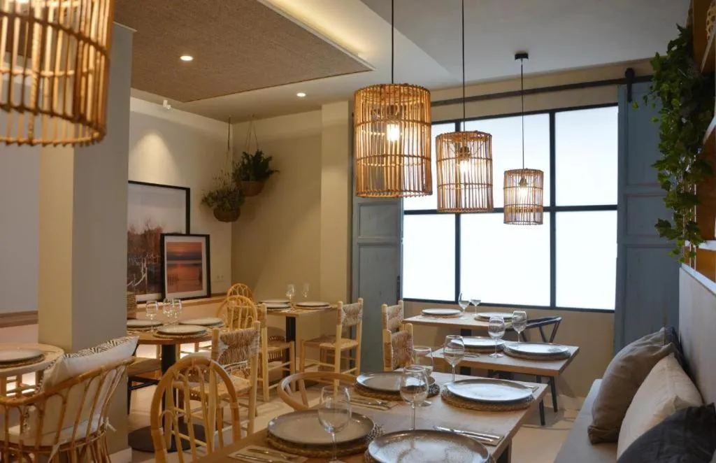 Restaurant/places to eat in YOU & CO. Saler Beach Boutique