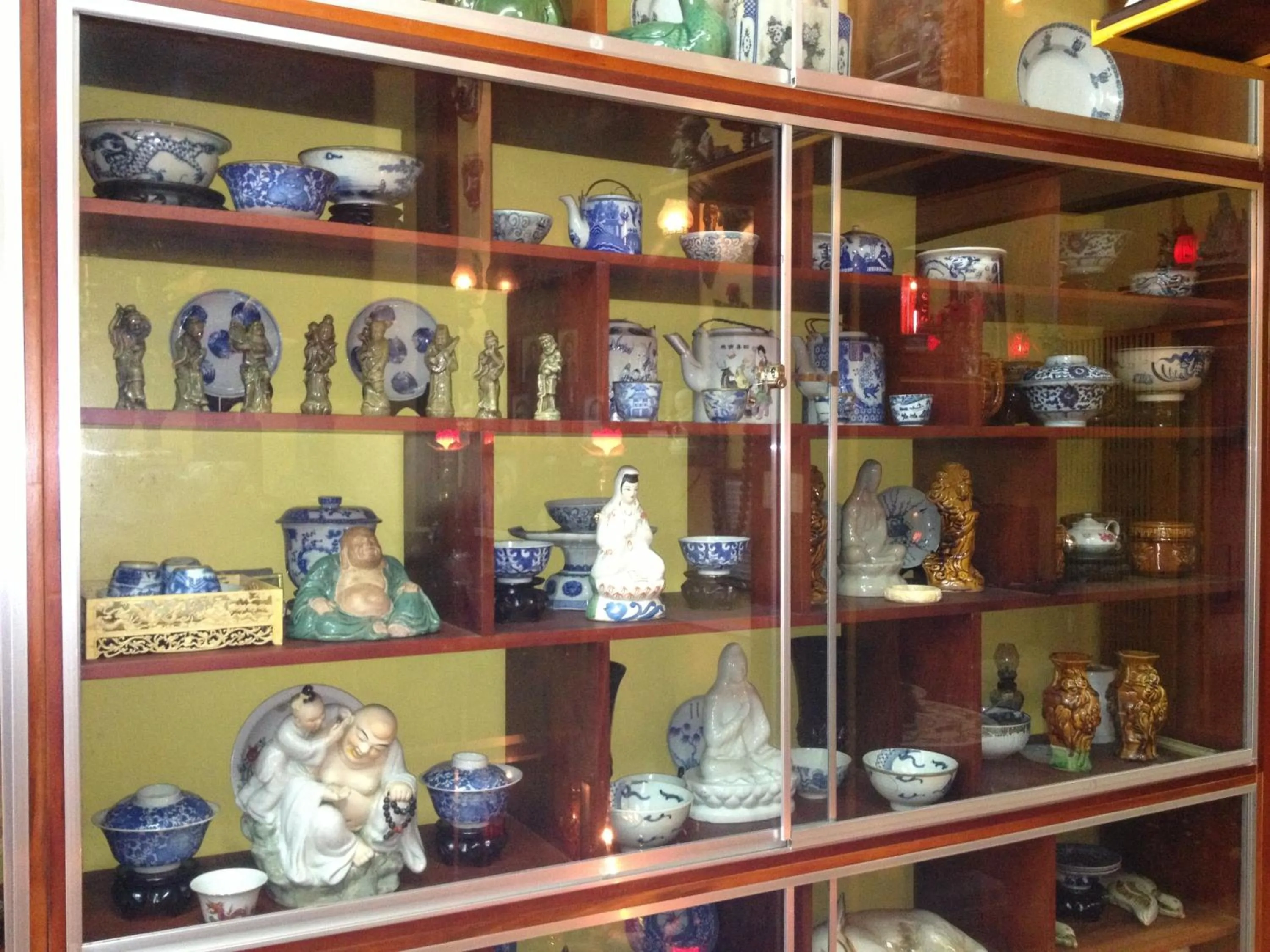 Decorative detail in Huynh Lac Can Tho Hotel