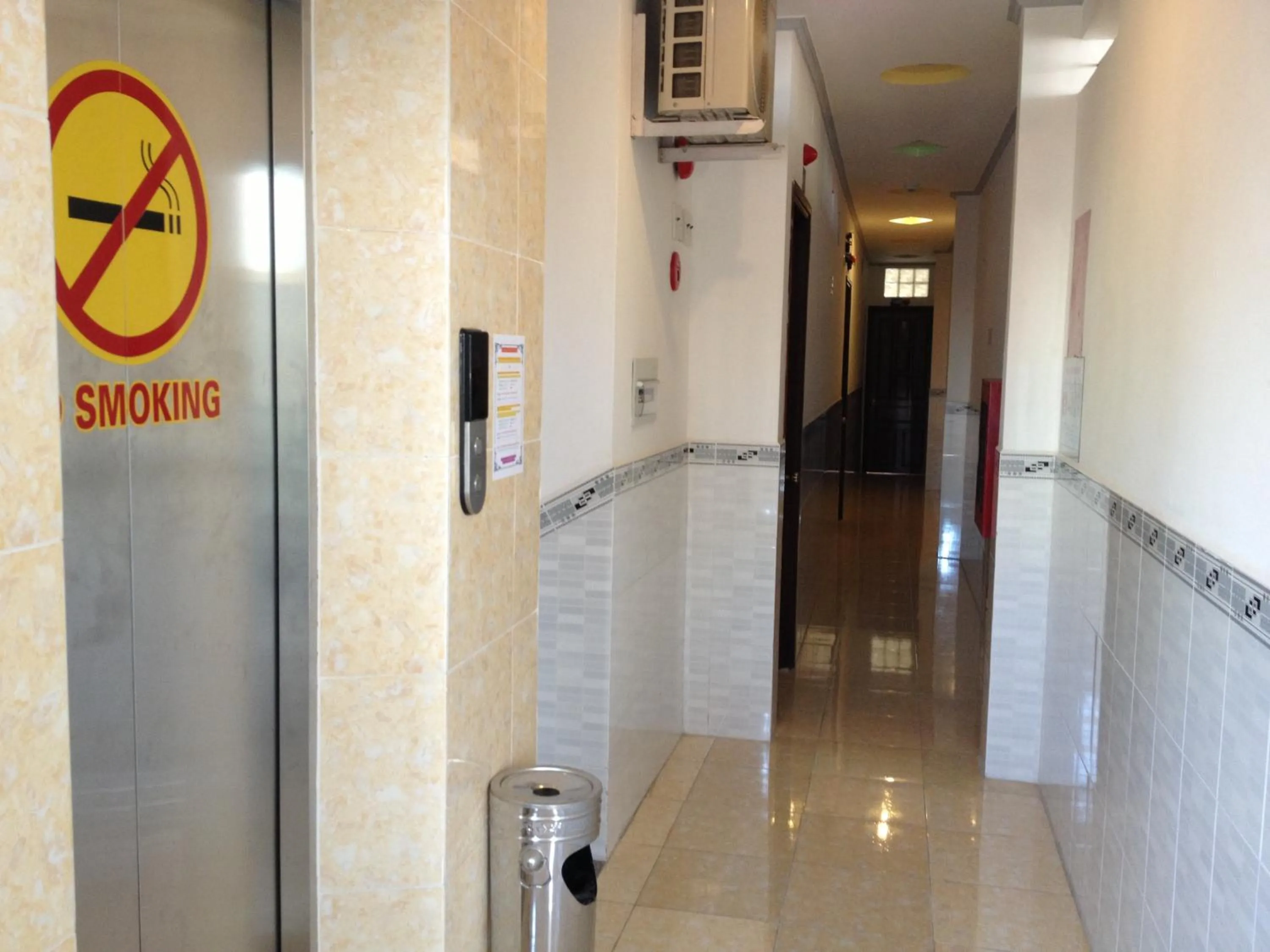 Logo/Certificate/Sign in Huynh Lac Can Tho Hotel