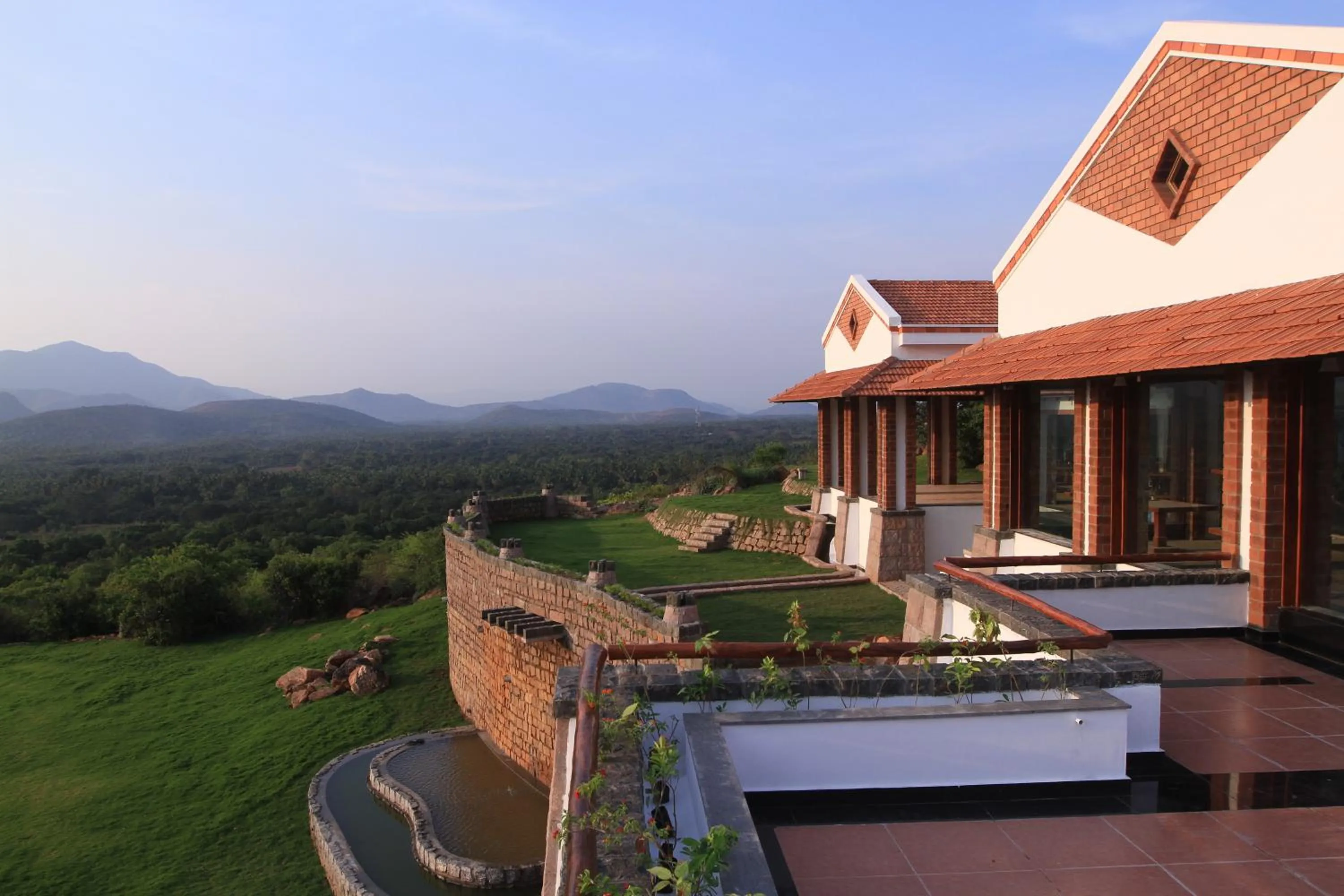 Restaurant/places to eat in Kadambavanam Ethnic Village Resort