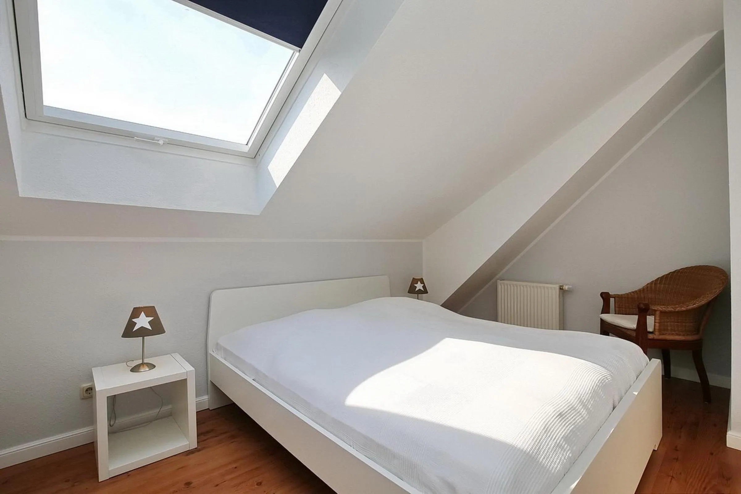 Bedroom, Bed in Papillon Wohnung 10-6