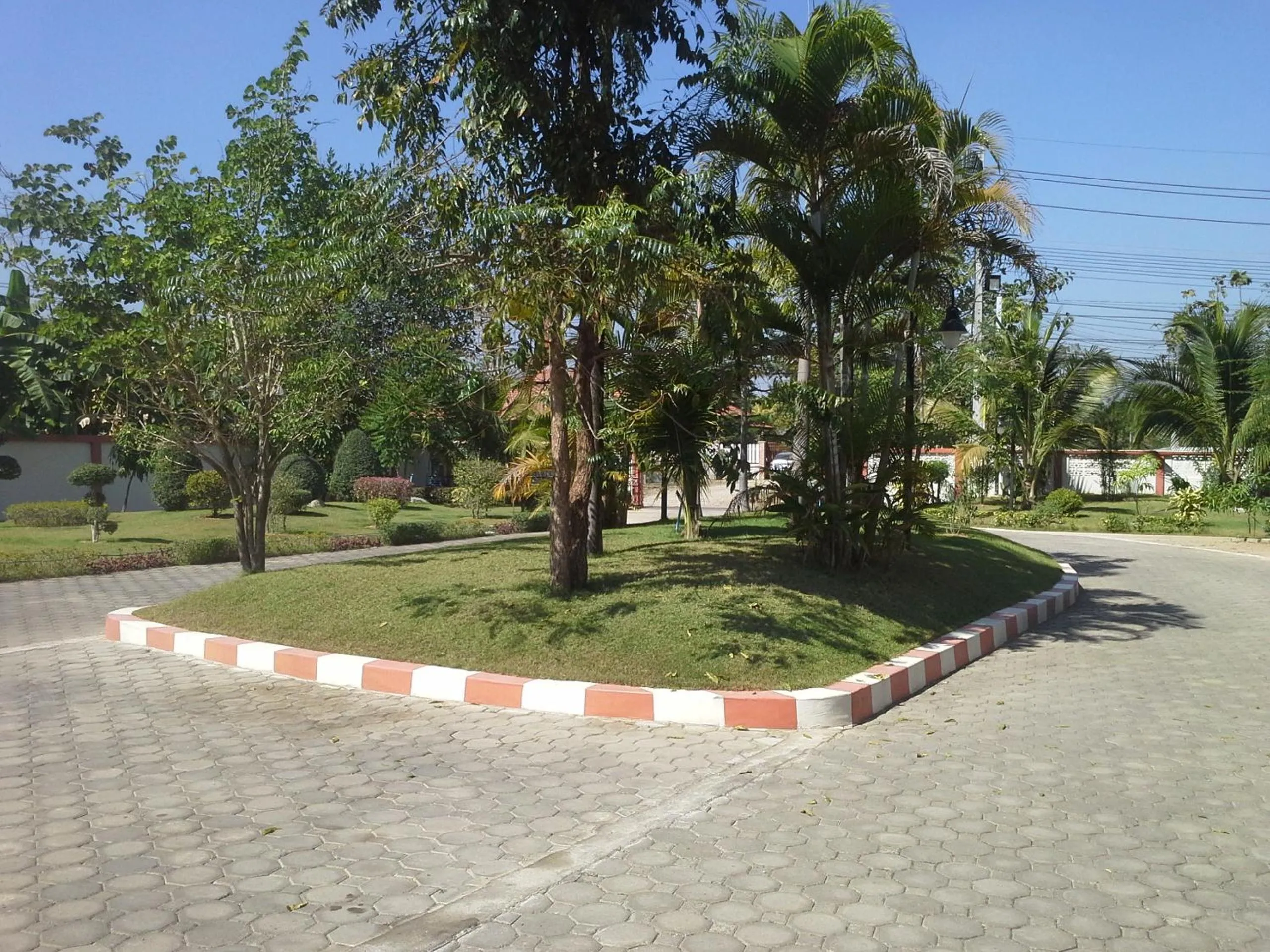 Garden in Suandarbporn Resort Mae Sot