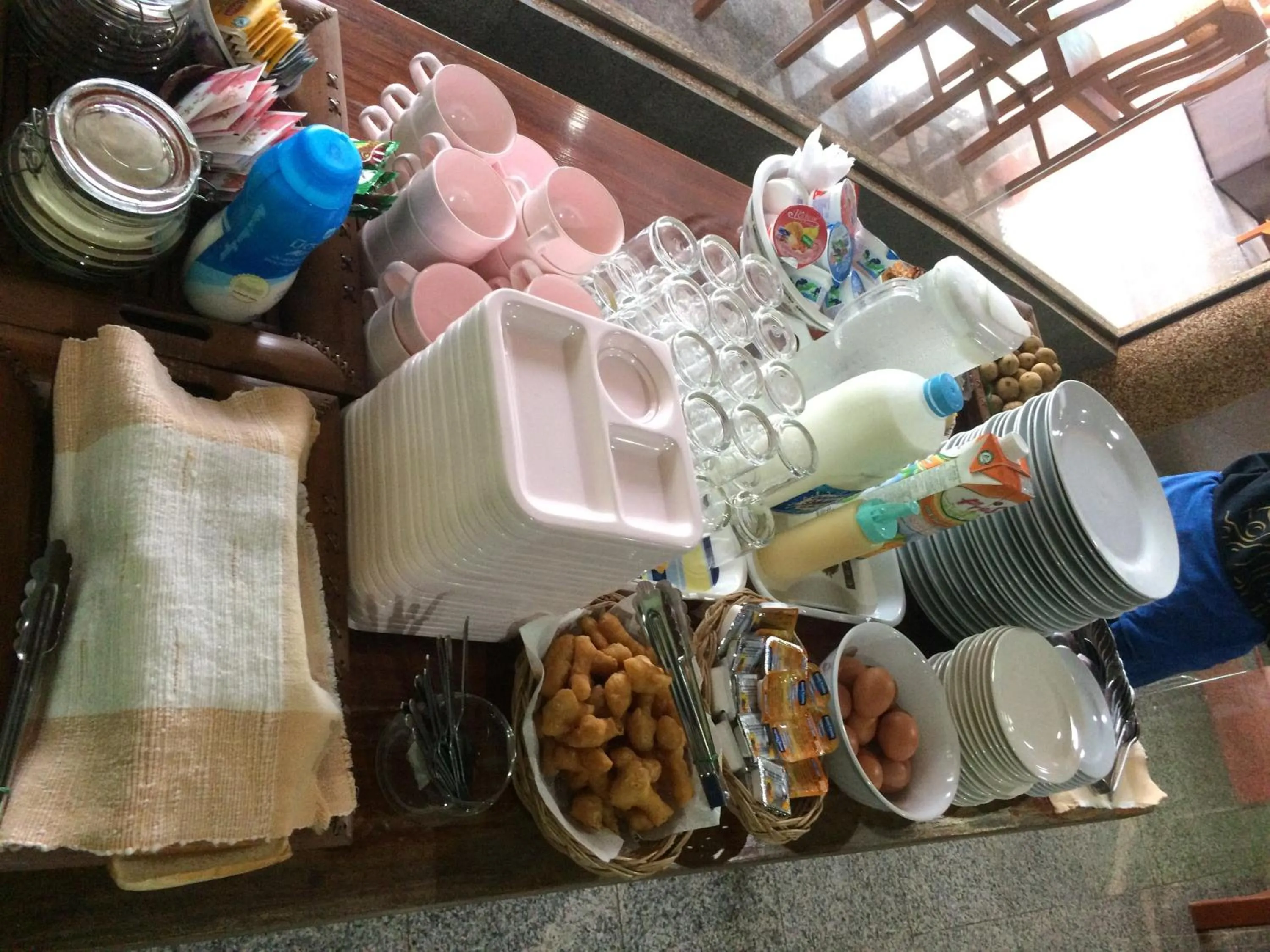 Buffet breakfast in Suandarbporn Resort Mae Sot