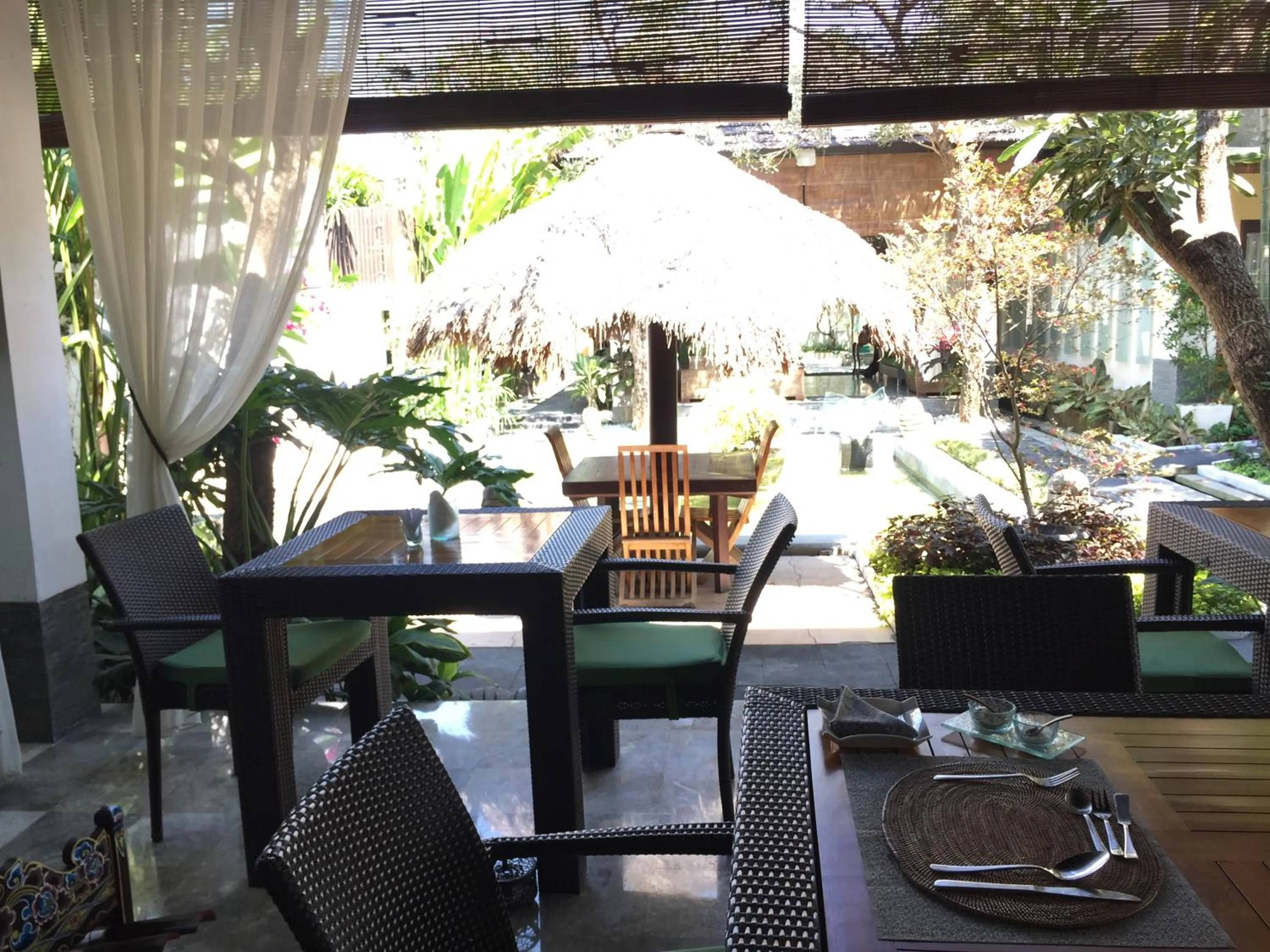 Restaurant/places to eat in Nike Villas