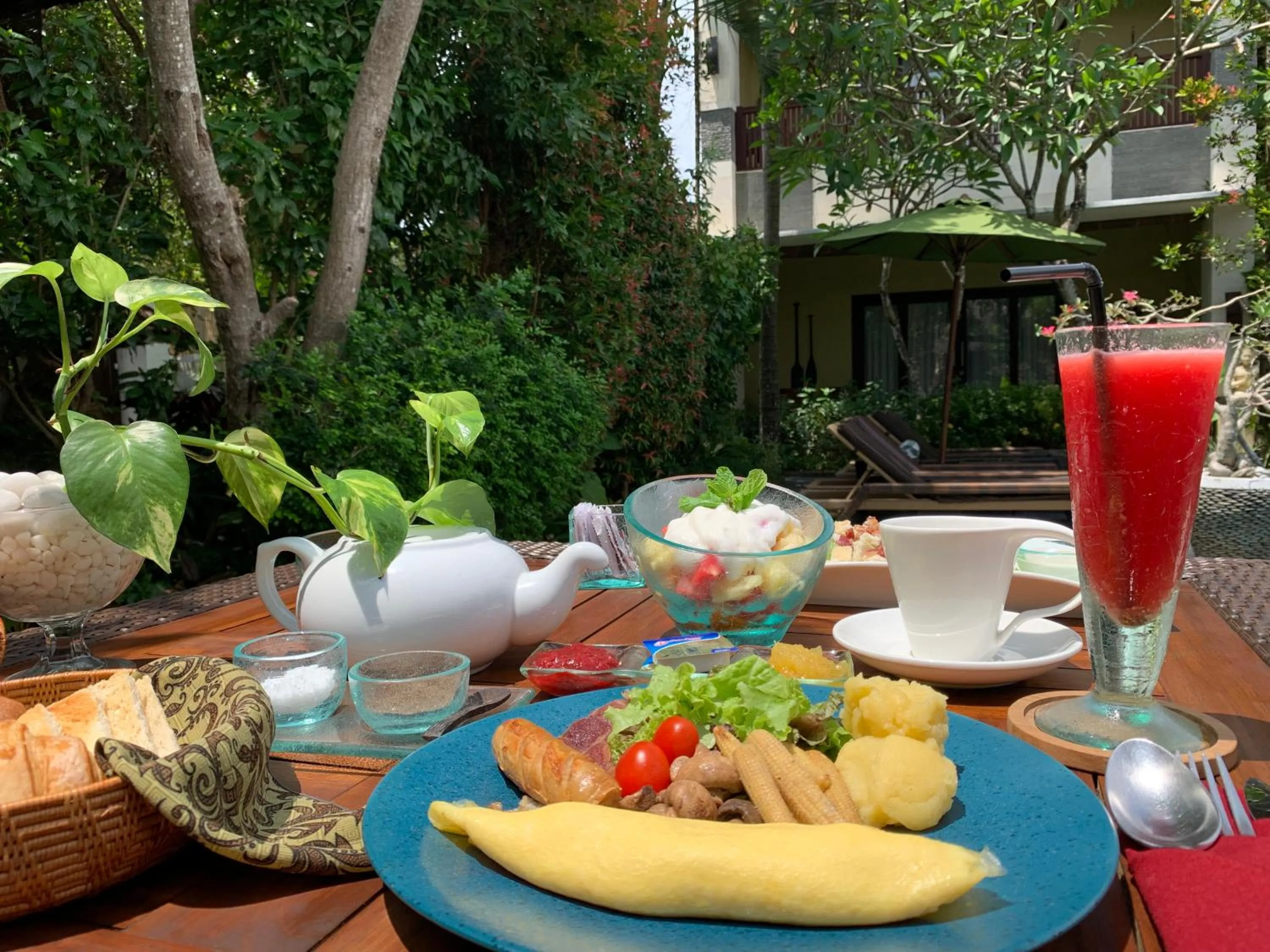 Breakfast in Nike Villas