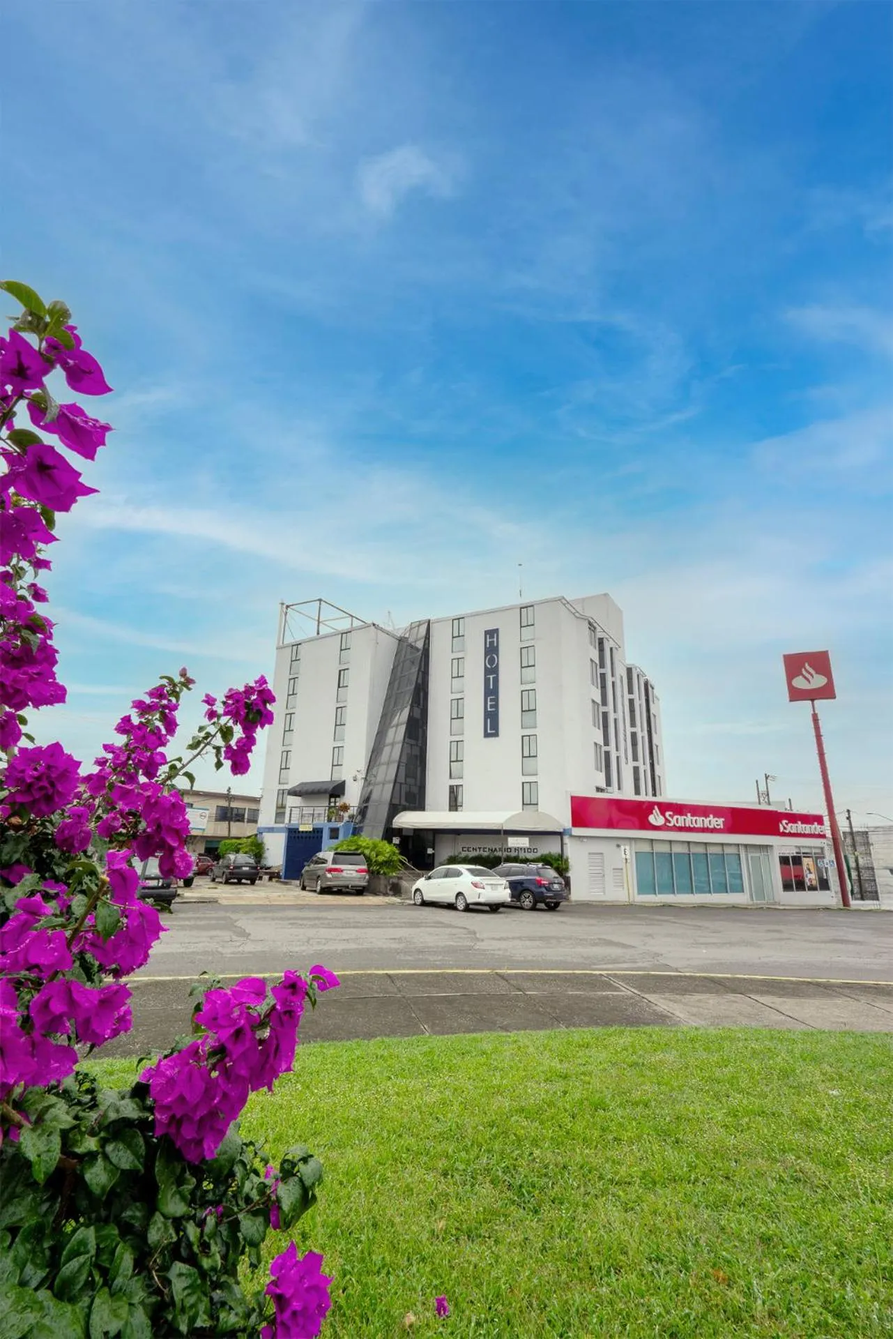 Property building in Hotel delf-inn