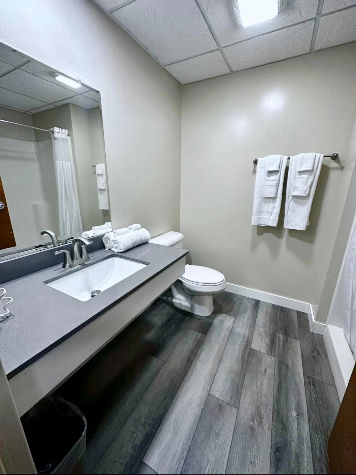 Bathroom in Islander Inn