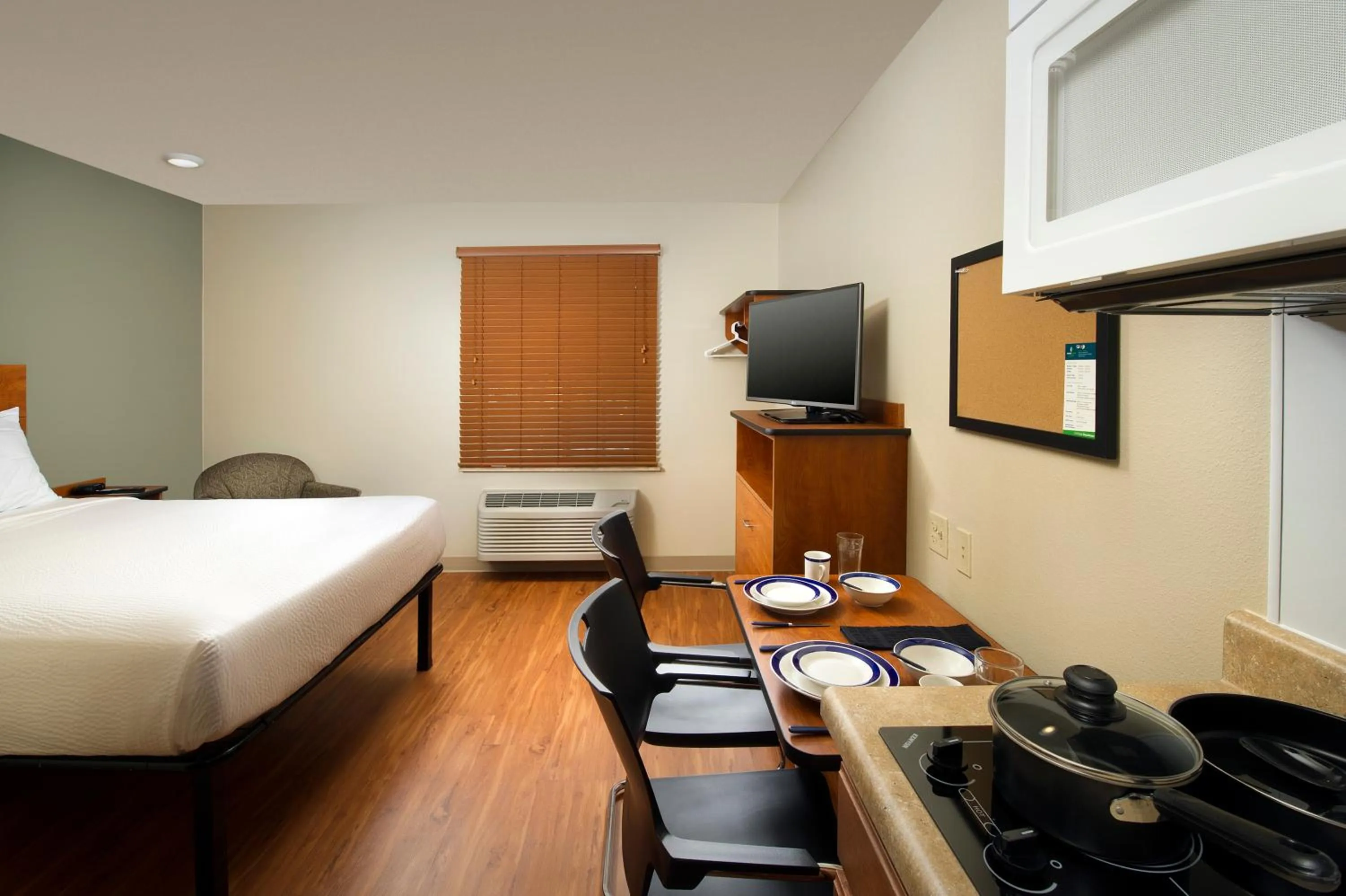 Bed in Extended Stay America Suites - Denver - Airport