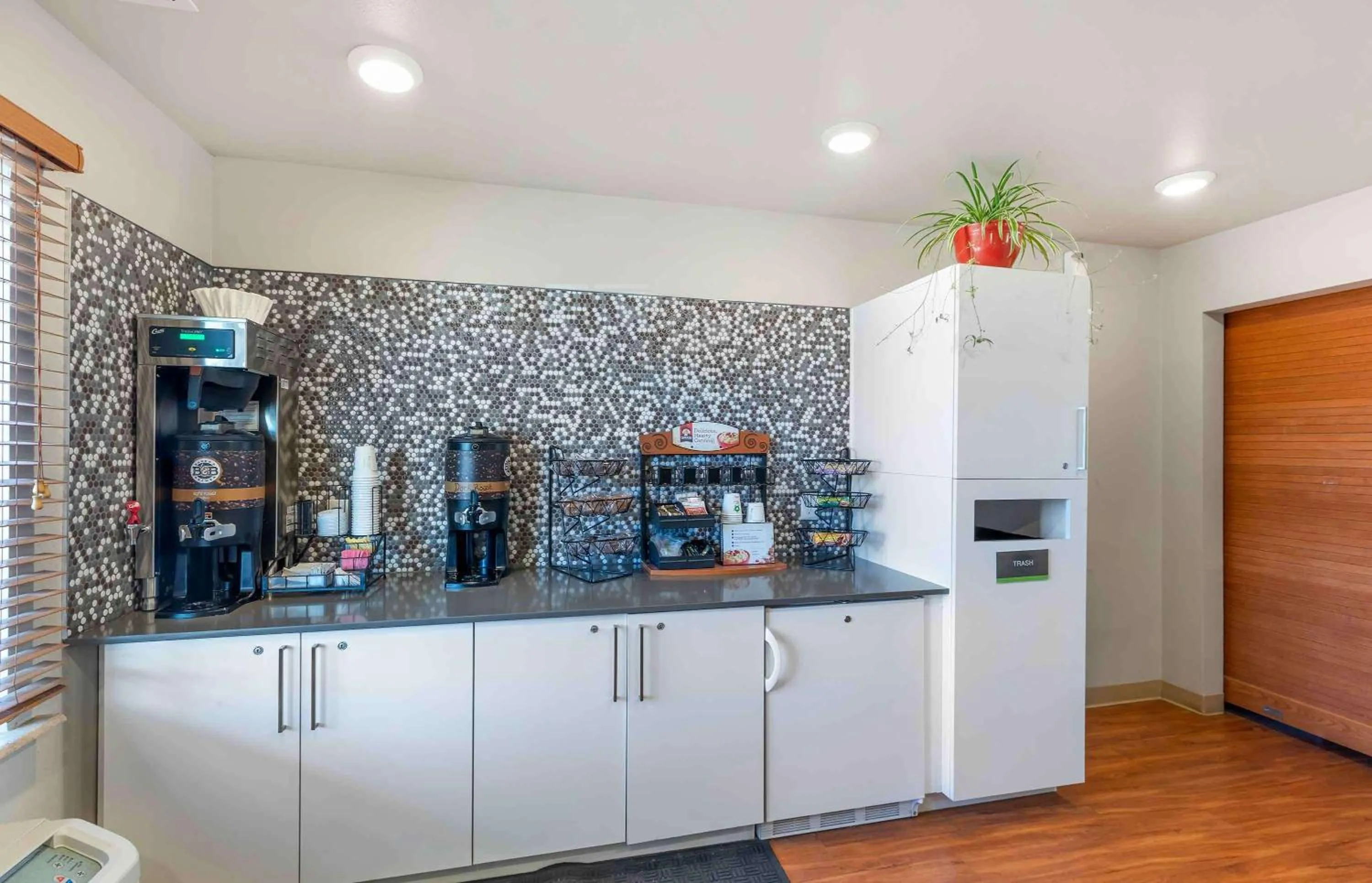 Breakfast in Extended Stay America Suites - Denver - Airport