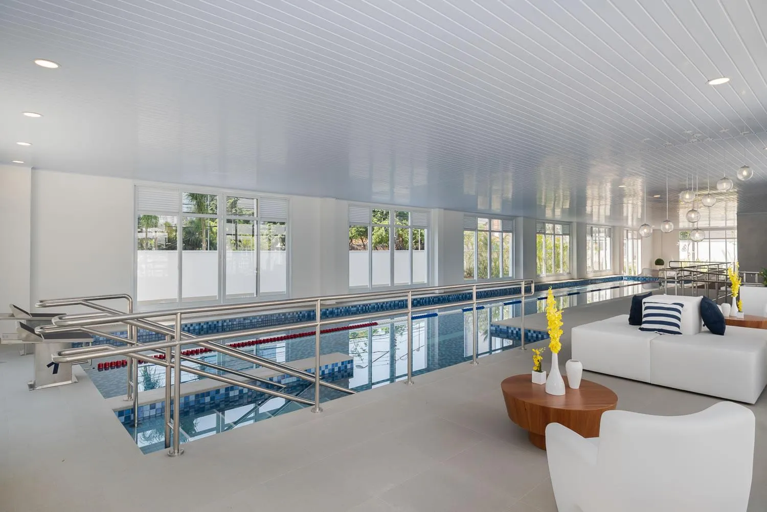 Swimming pool in Edifício Summit Pinheiros, Aptos com Wi-Fi, Ar Condicionado, Varanda, Piscina, Academia e Estacionamento, Próximo ao Metrô