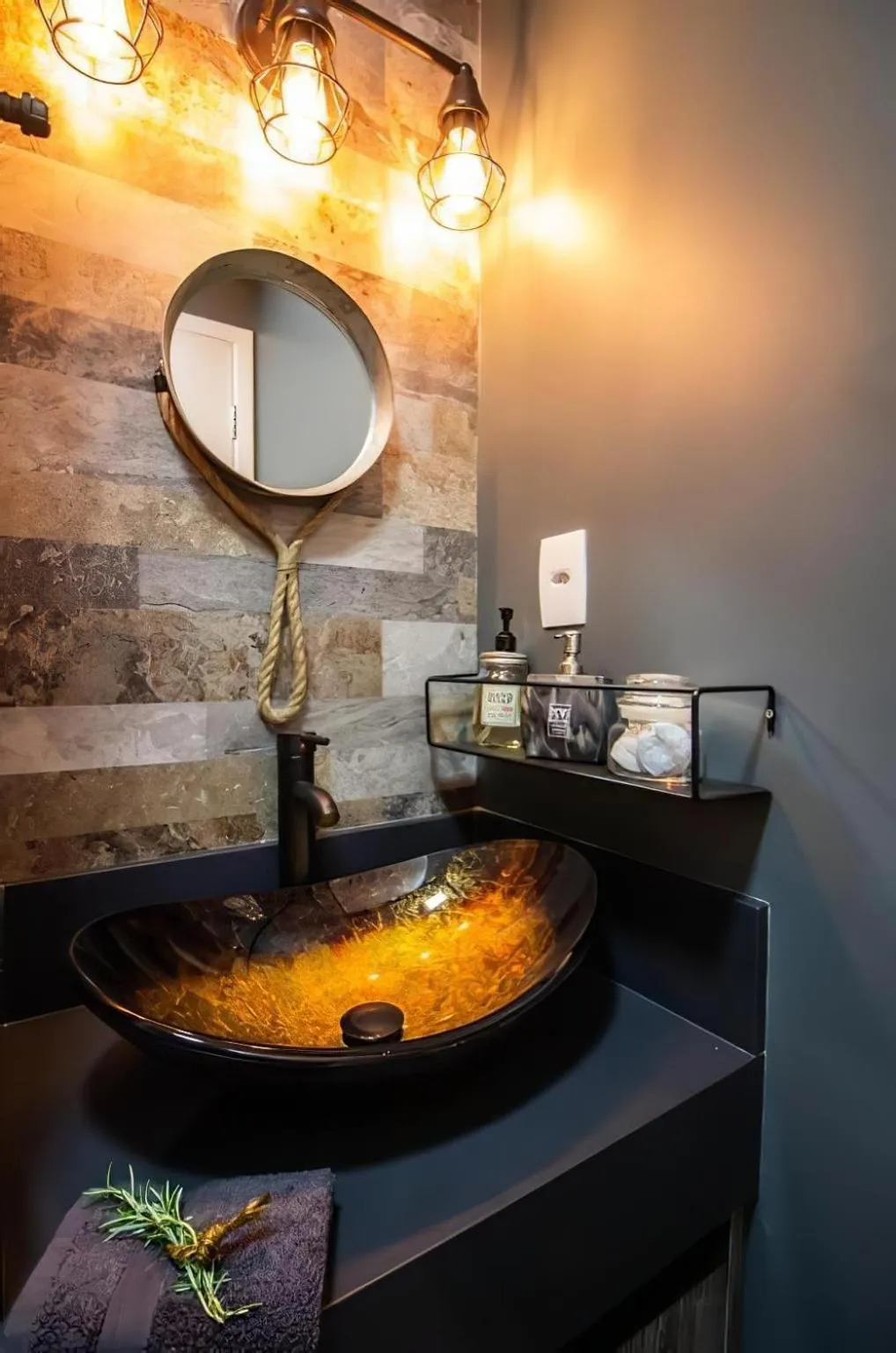 Bathroom in Edifício Summit Pinheiros, Aptos com Wi-Fi, Ar Condicionado, Varanda, Piscina, Academia e Estacionamento, Próximo ao Metrô