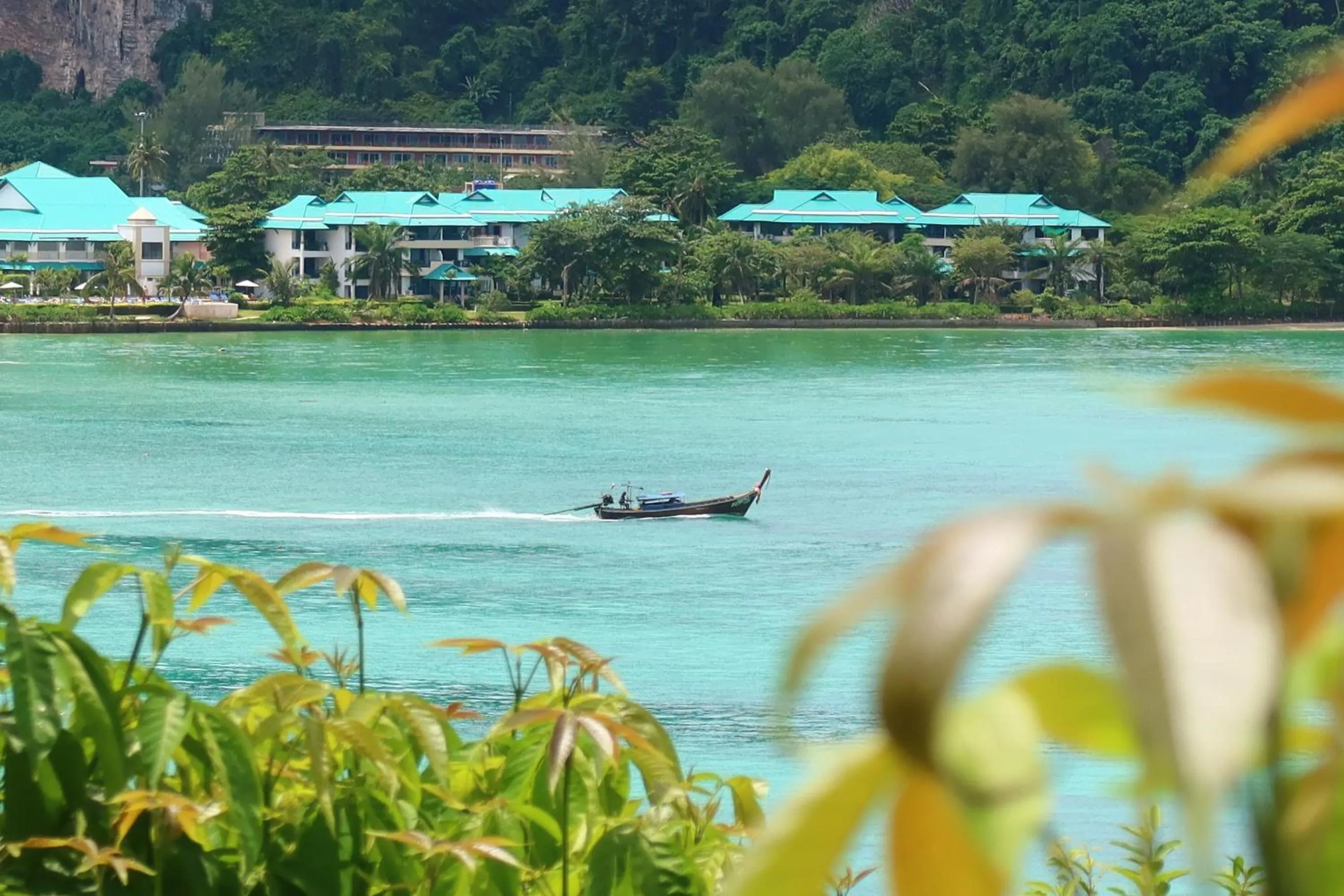 Day in Phi Phi Sea Sky Resort