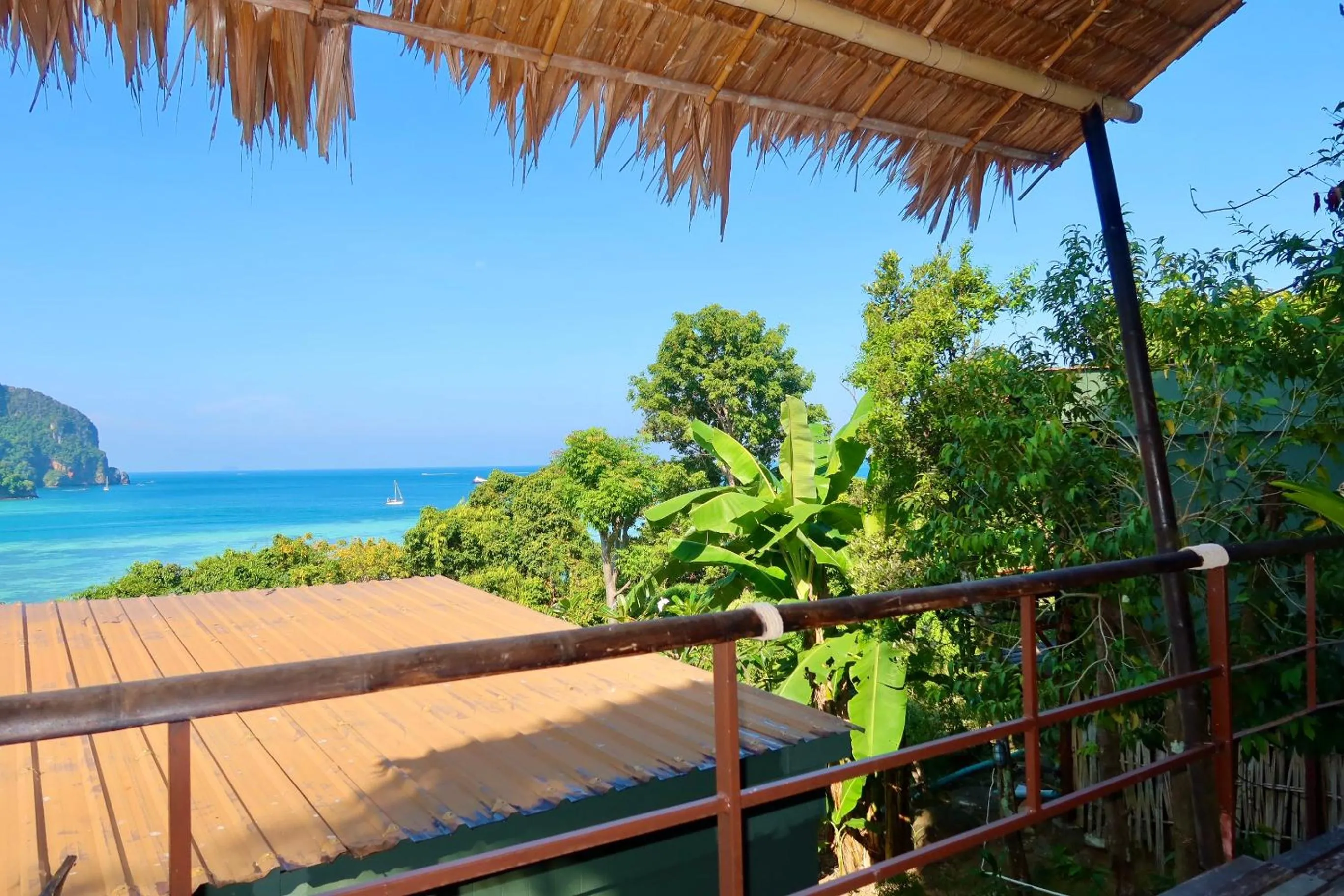 Balcony/Terrace in Phi Phi Sea Sky Resort