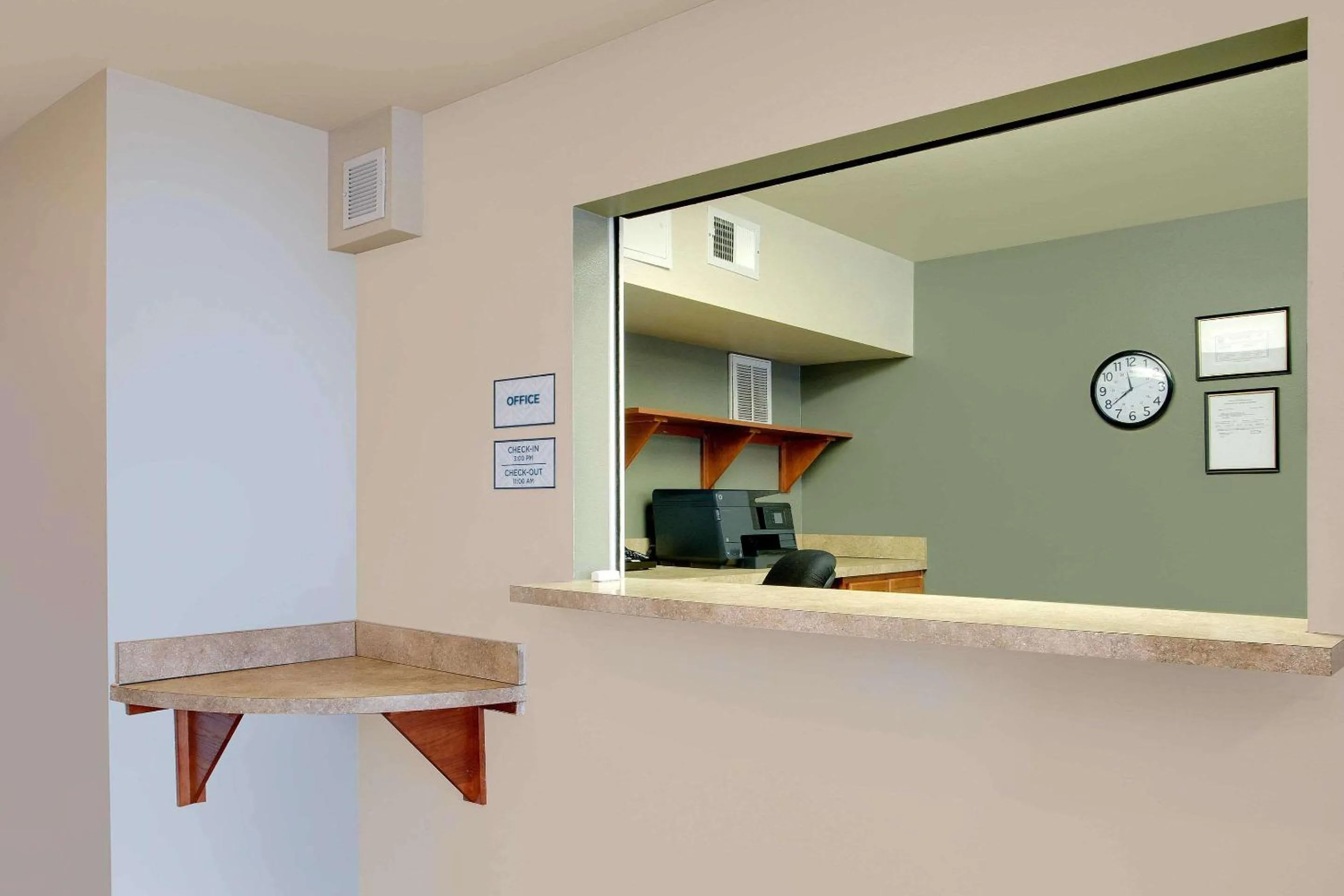 Lobby or reception in WoodSpring Suites Manassas Battlefield Park I-66