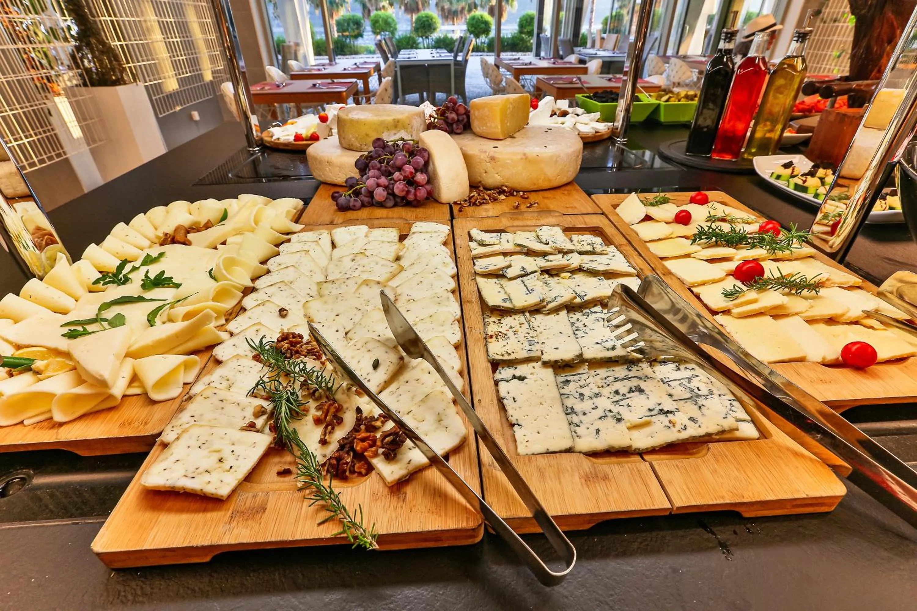 Breakfast in Carine Hotel Kumbor Superior