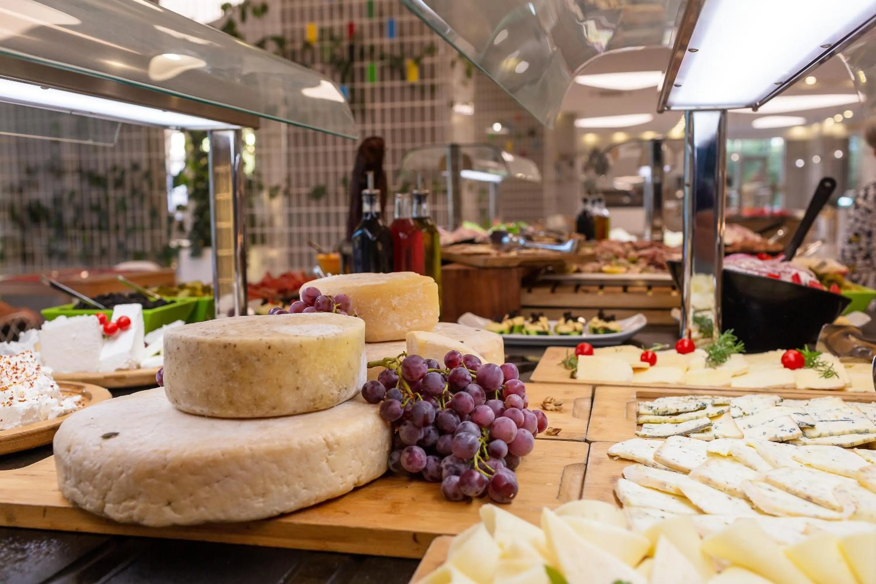 Breakfast in Carine Hotel Kumbor Superior