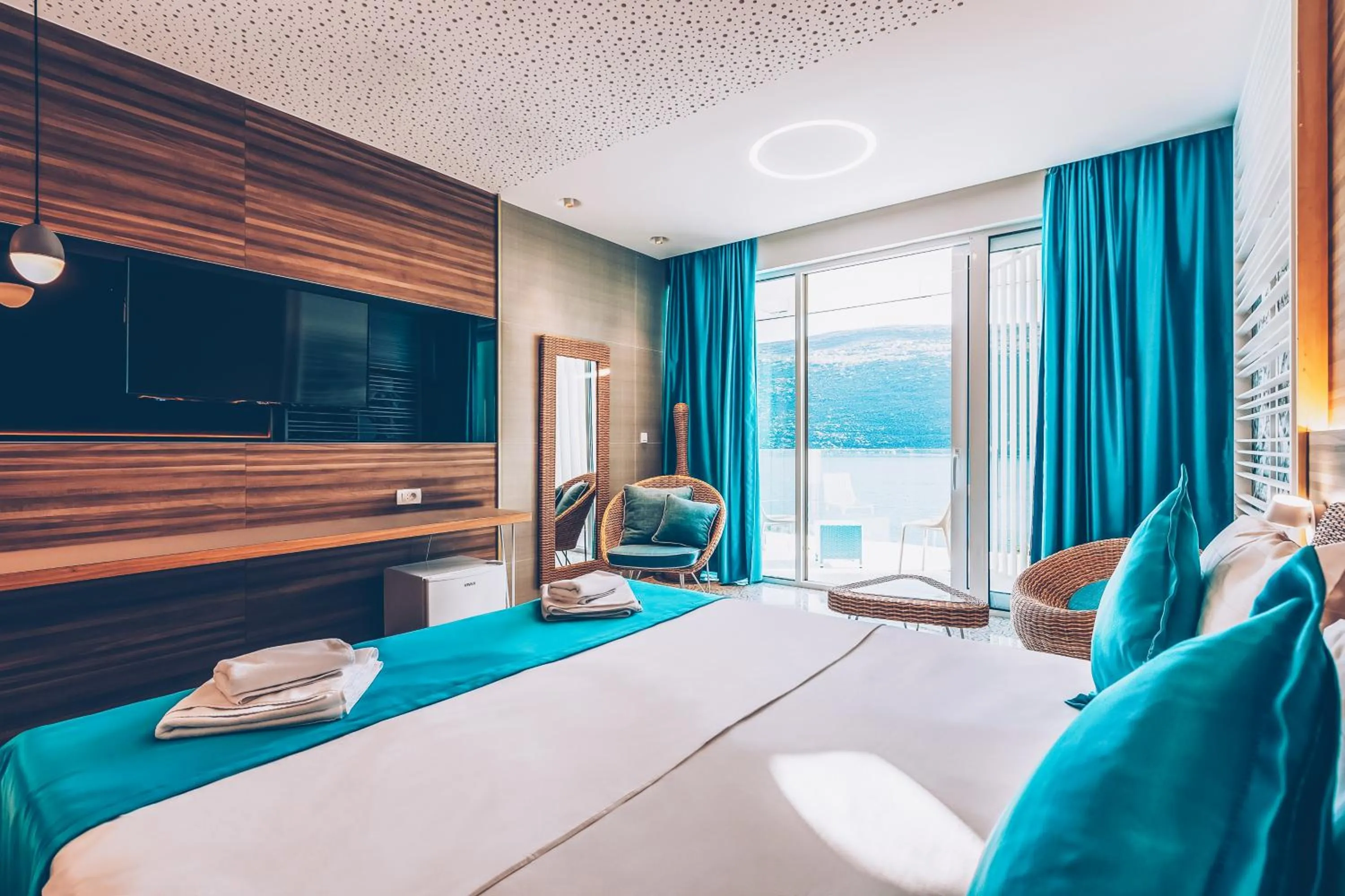 Bedroom, Bed in Carine Hotel Kumbor Superior