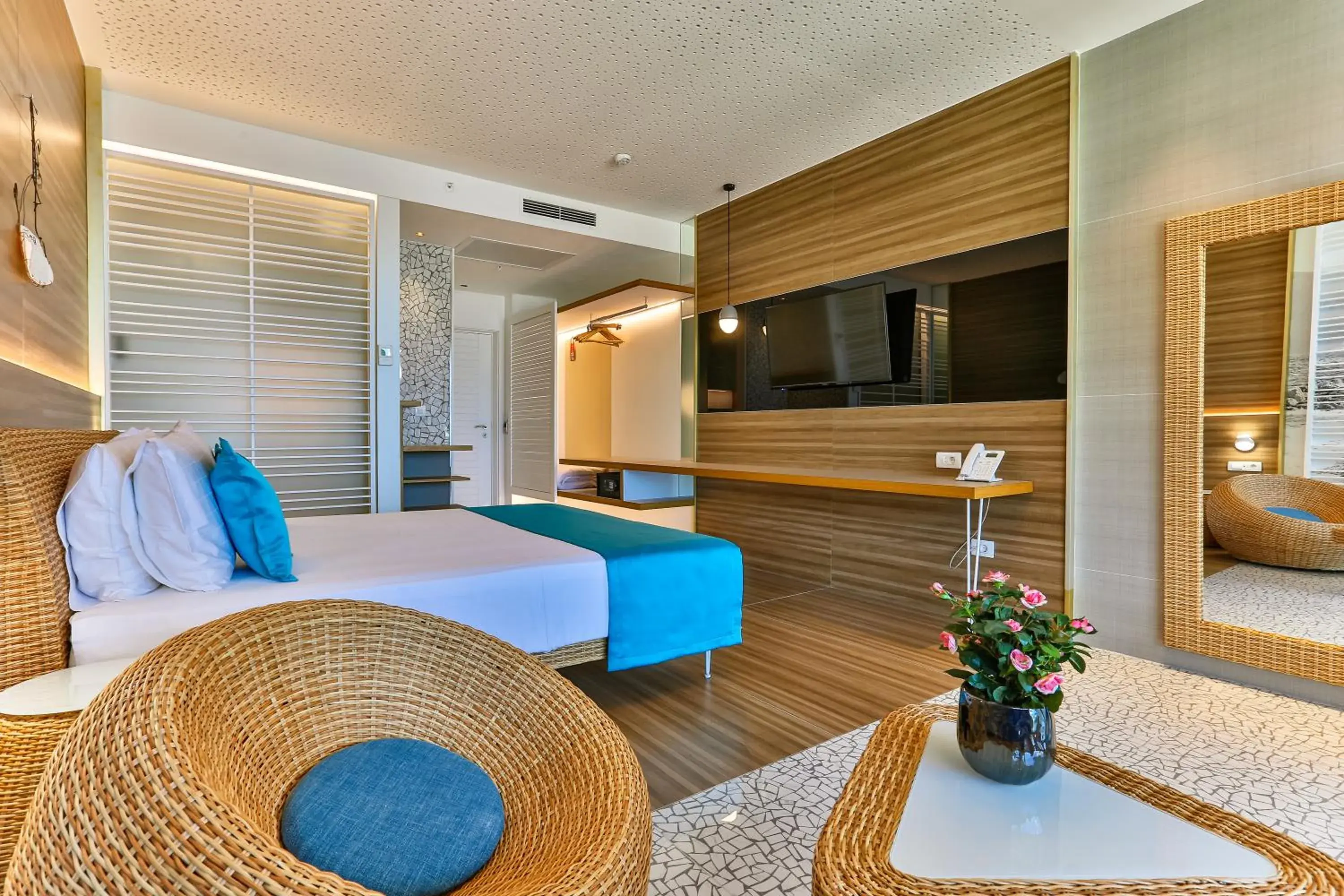 Double Priority Location Room with Sea View in Carine Hotel Kumbor Superior Double Priority Location Room with Sea View in Carine Hotel Kumbor Superior