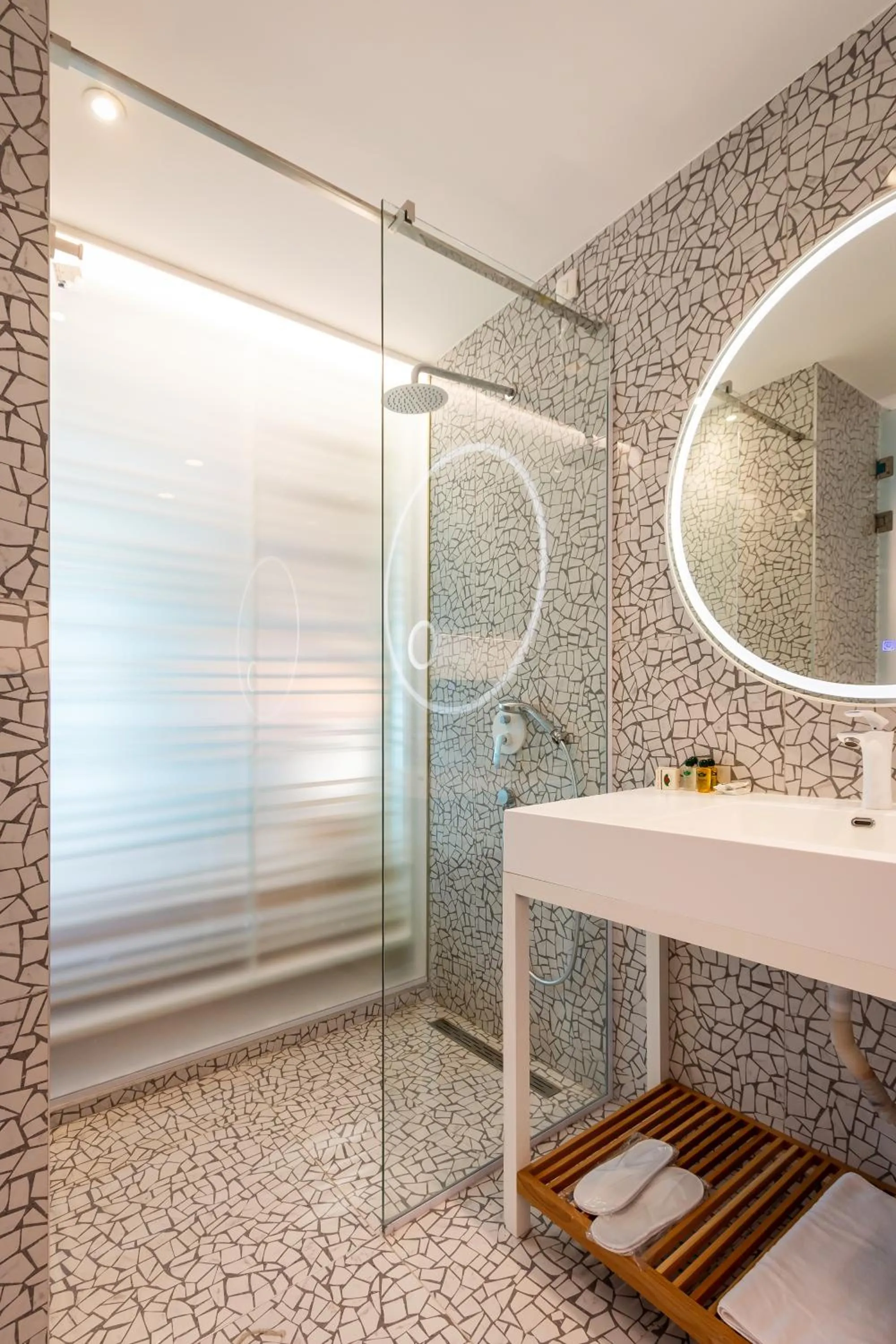 Bathroom in Carine Hotel Kumbor Superior