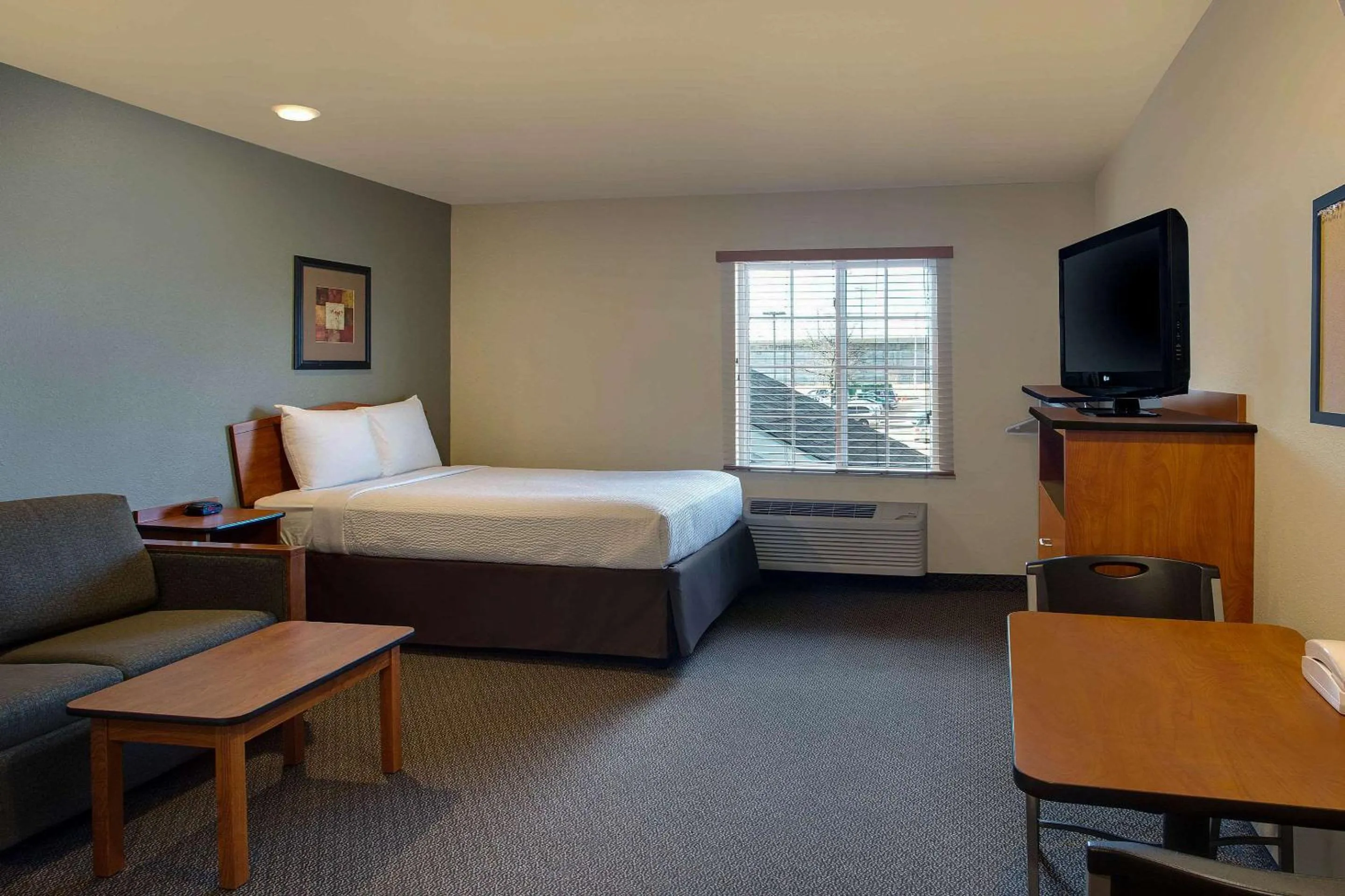 Photo of the whole room, Bed in WoodSpring Suites Washington DC Andrews AFB