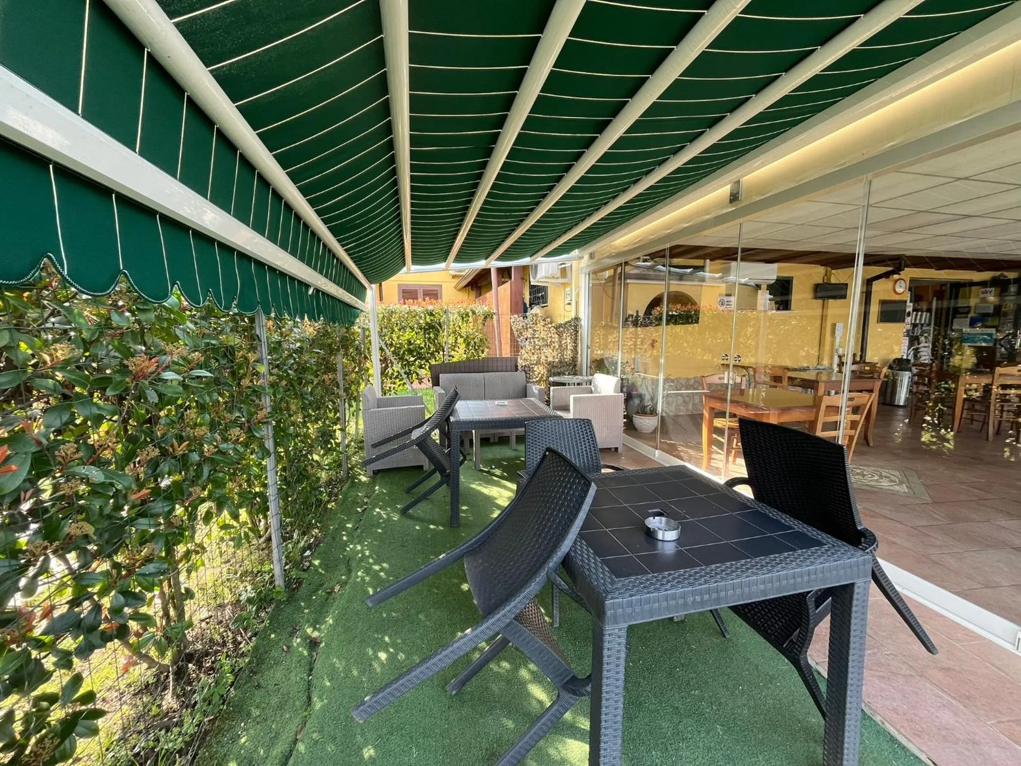 Restaurant/places to eat in Le Ganze