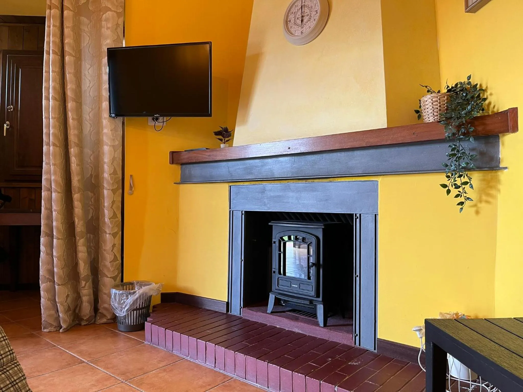 TV and multimedia in Le Ganze