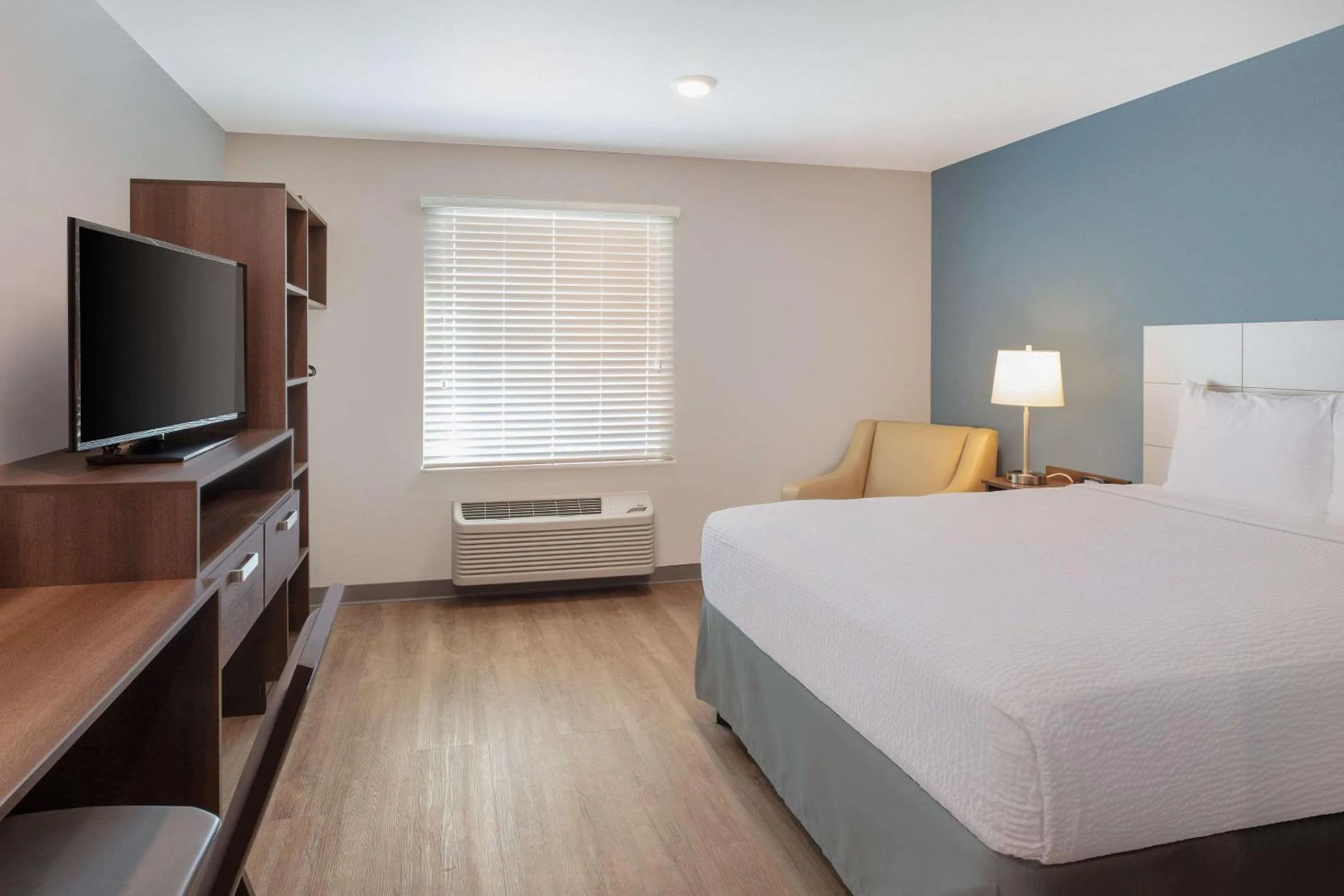 Photo of the whole room, Bed in Wood Spring Suites Washington DC East Arena Drive