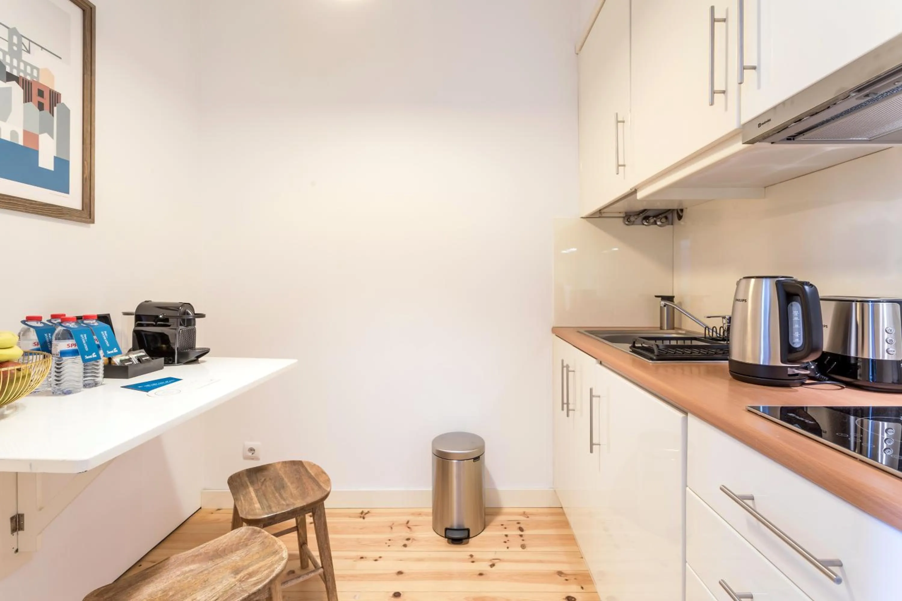 Coffee/tea facilities in Apartamentos Villa Bolhao