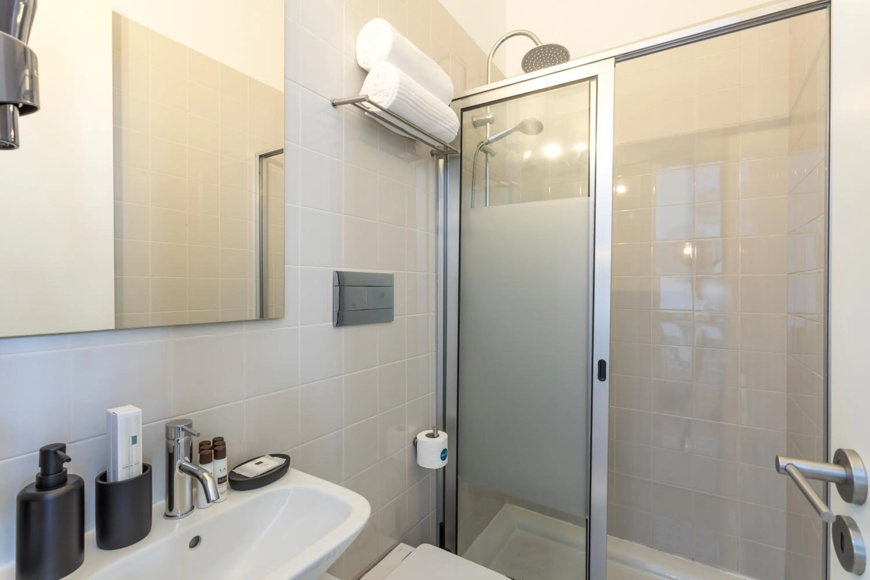 Shower in Apartamentos Villa Bolhao