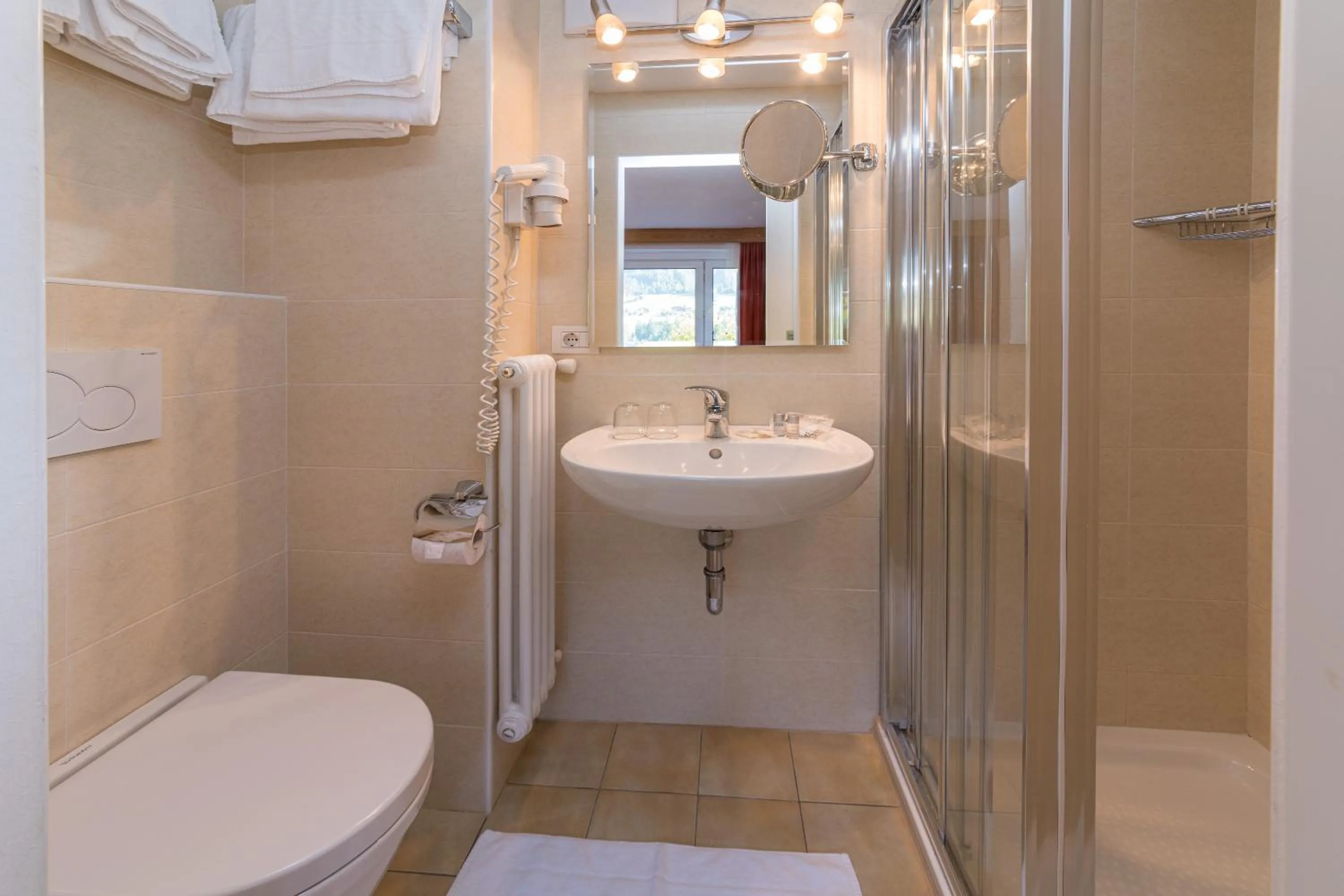 Shower in AppartChalet LA RONDULA - 100m from Seceda