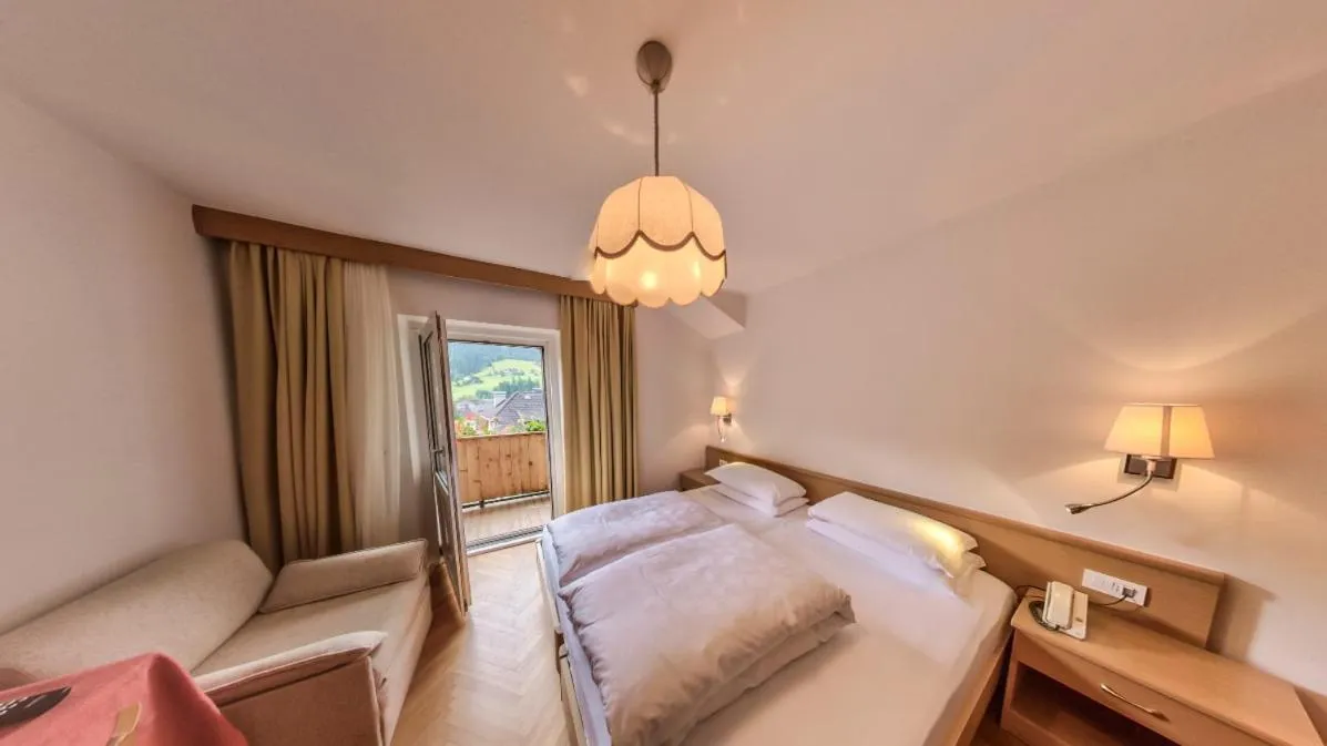 Bed in AppartChalet LA RONDULA - 100m from Seceda