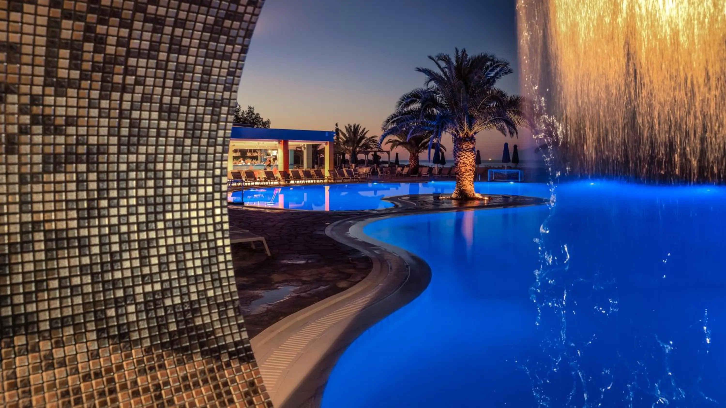 Swimming pool in Mareblue Beach