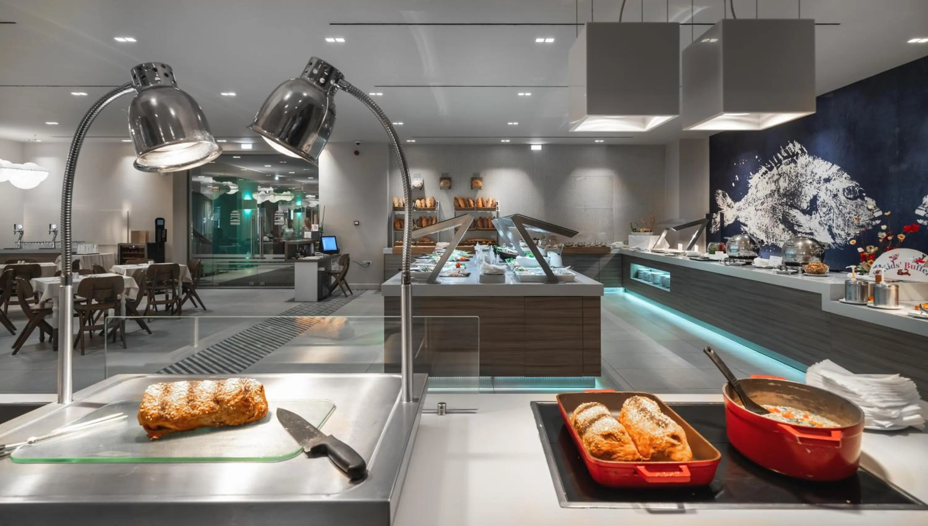 Restaurant/places to eat in Mareblue Beach