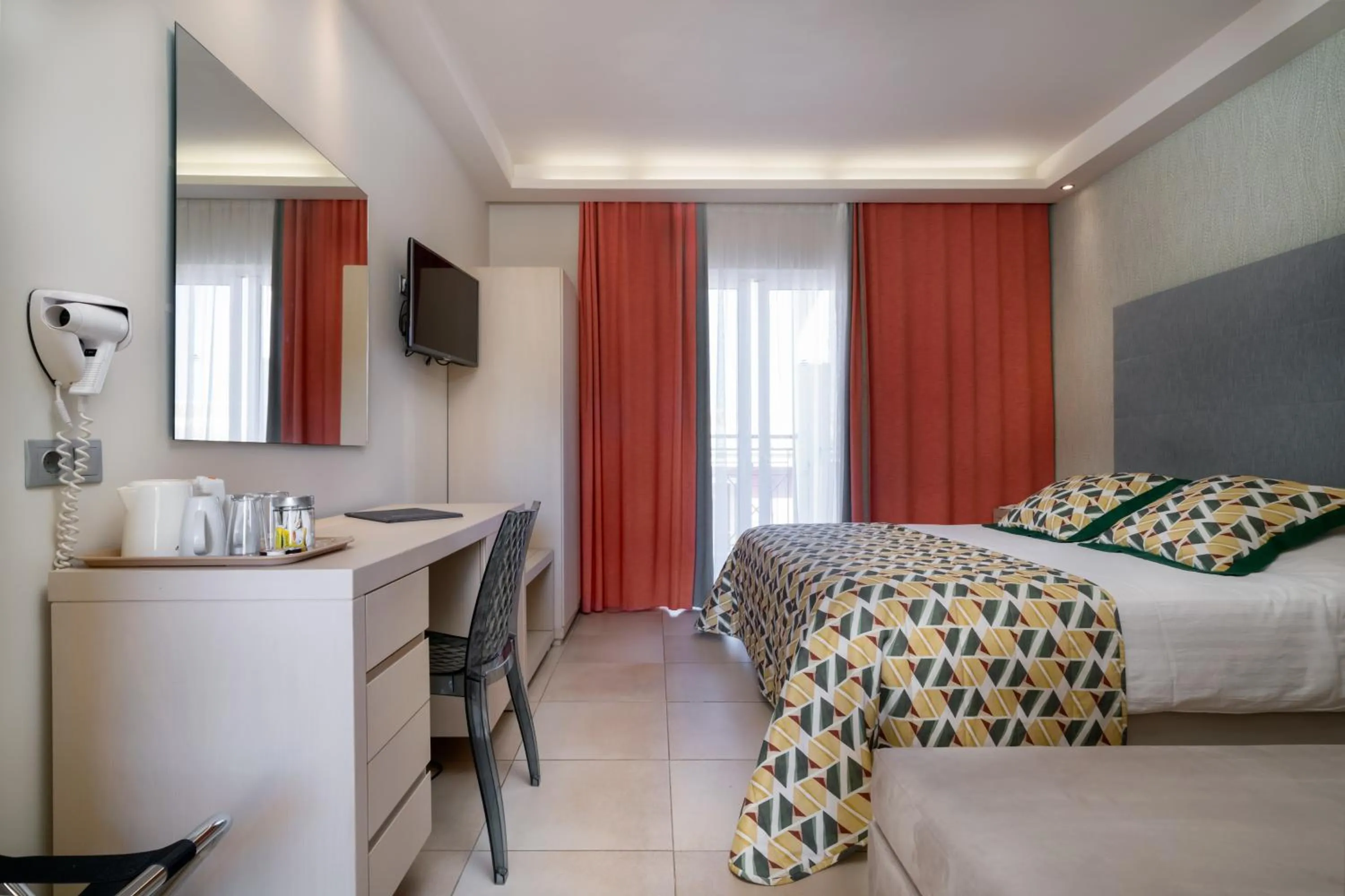 Photo of the whole room, Bed in Mareblue Beach